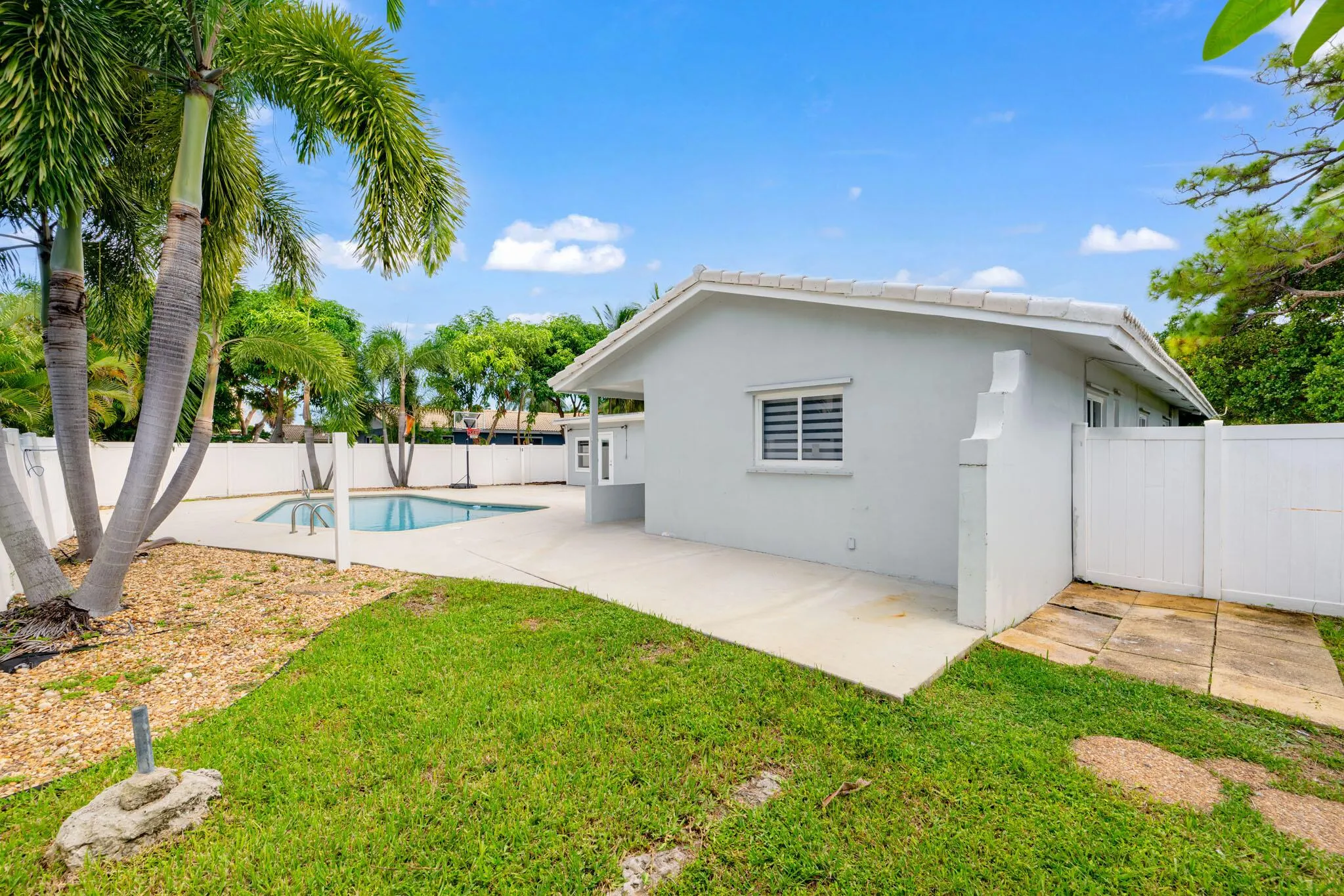 1571 SW 13th Drive