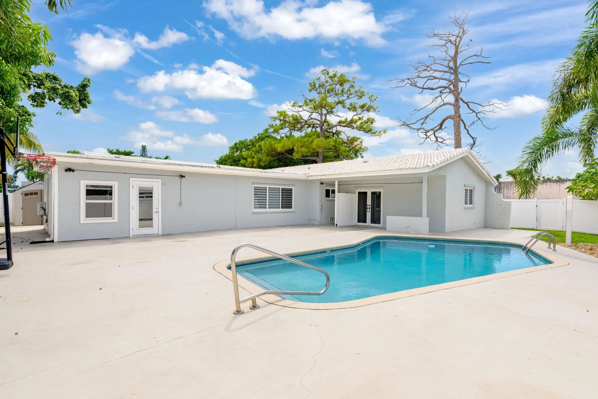 1571 SW 13th Drive