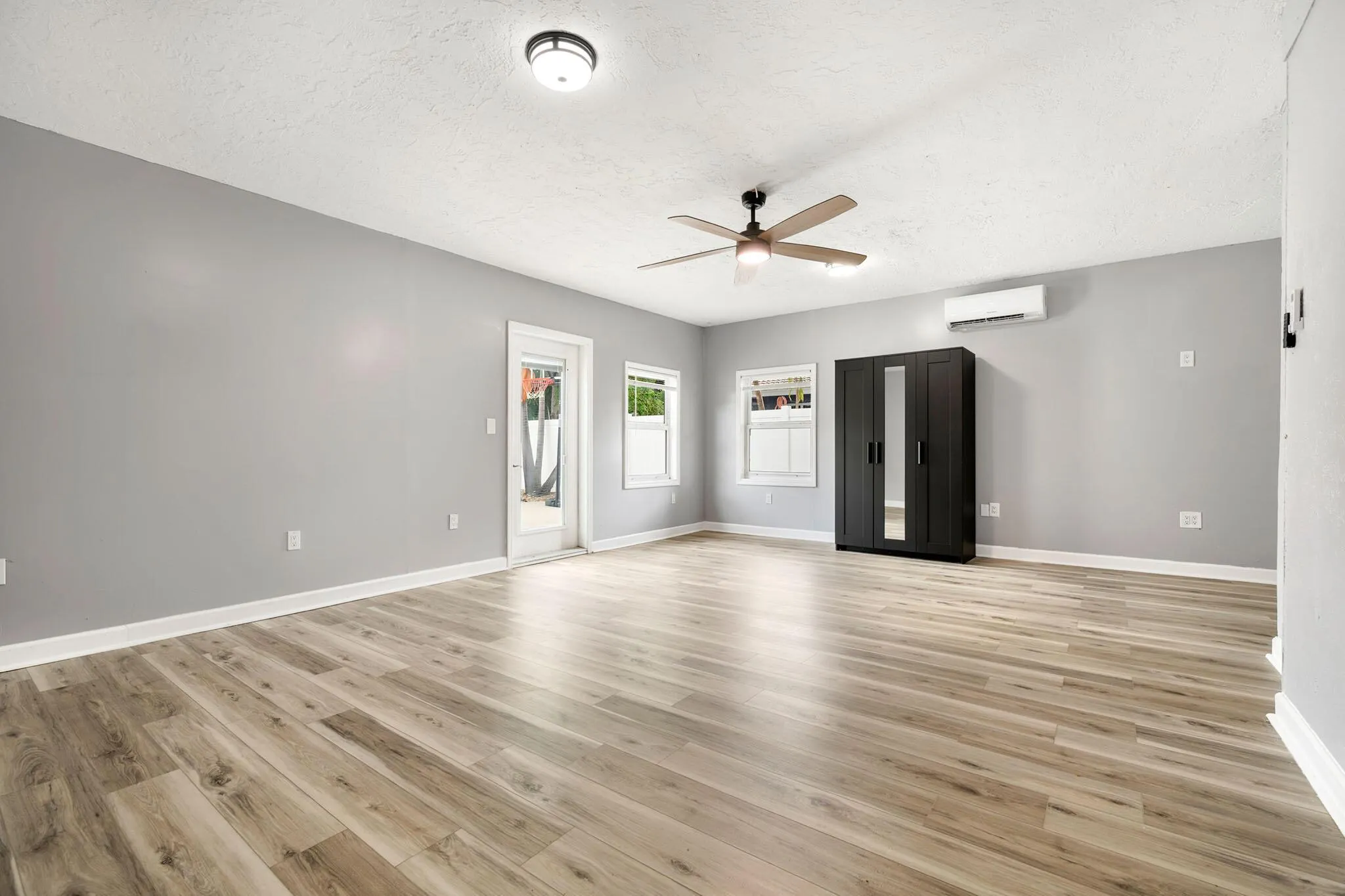 1571 SW 13th Drive