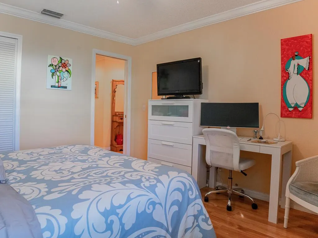 1903 NE Media Avenue, #10