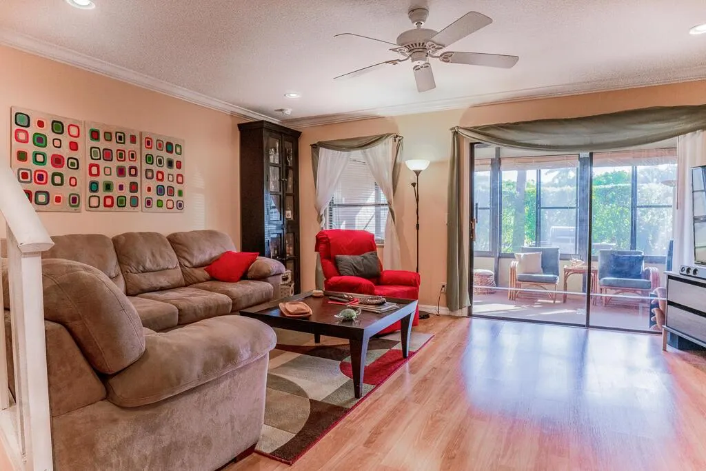 1903 NE Media Avenue, #10