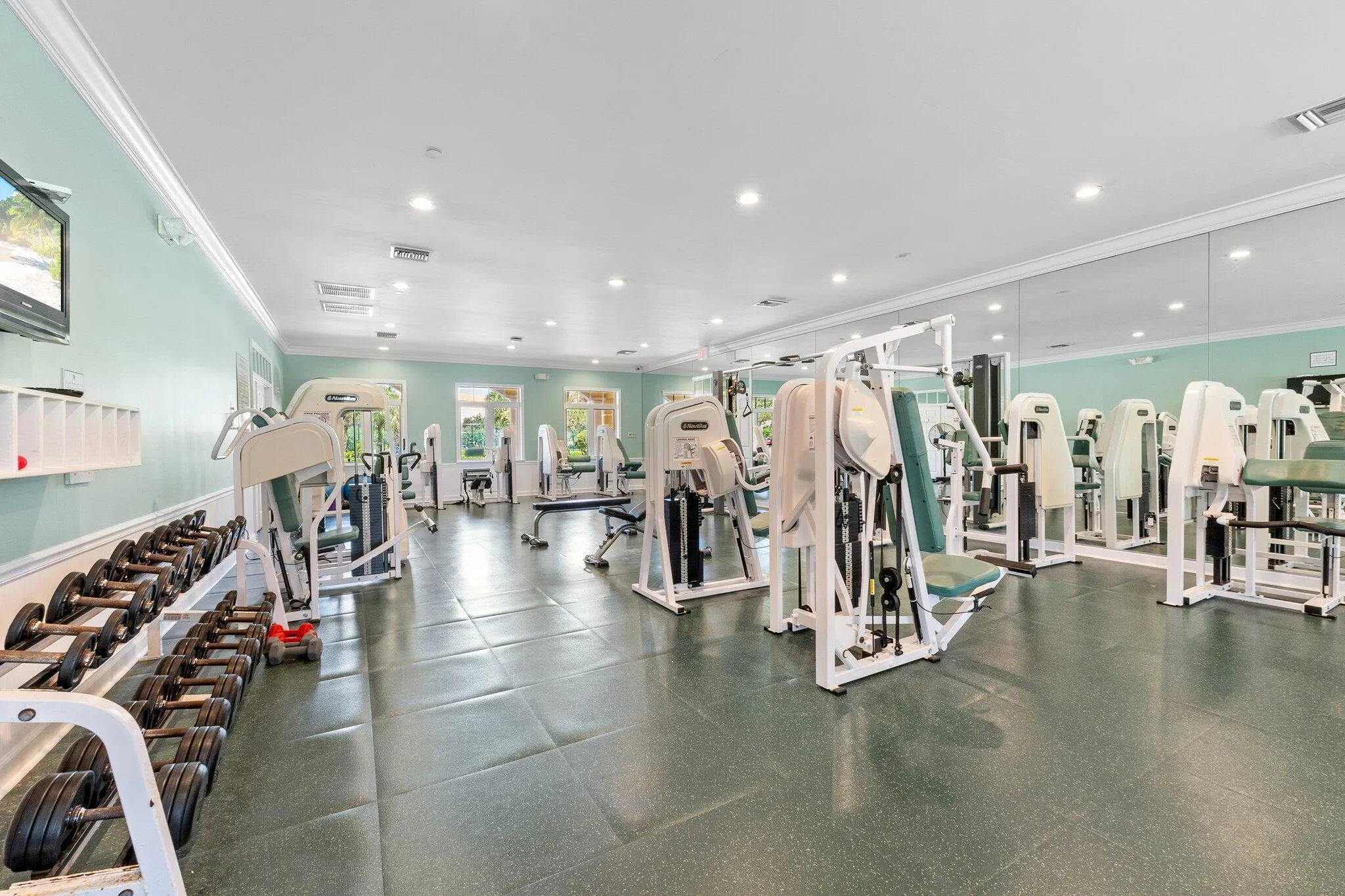 34 Harbour Isle Drive W, #204