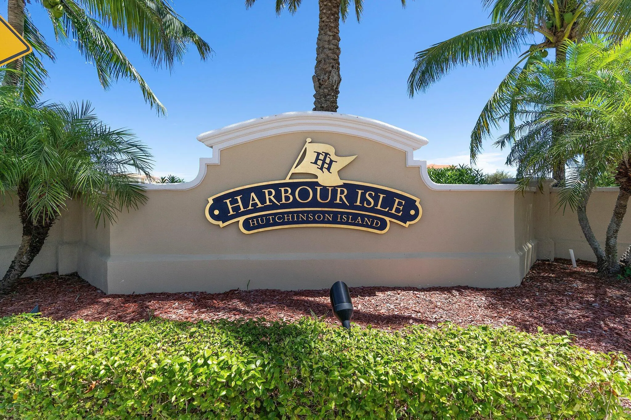 34 Harbour Isle Drive W, #204