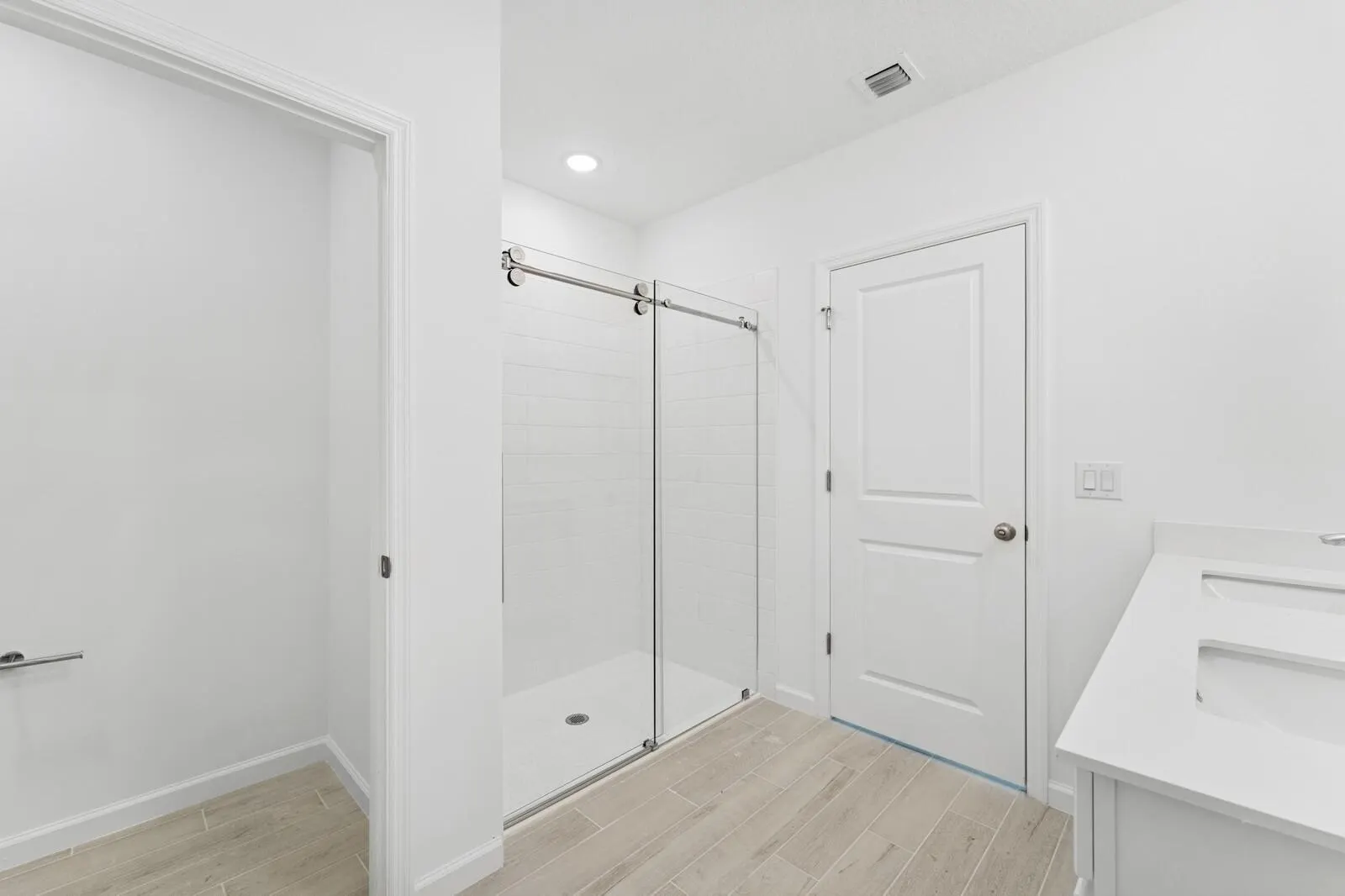 885 SW Tulip Boulevard, #40