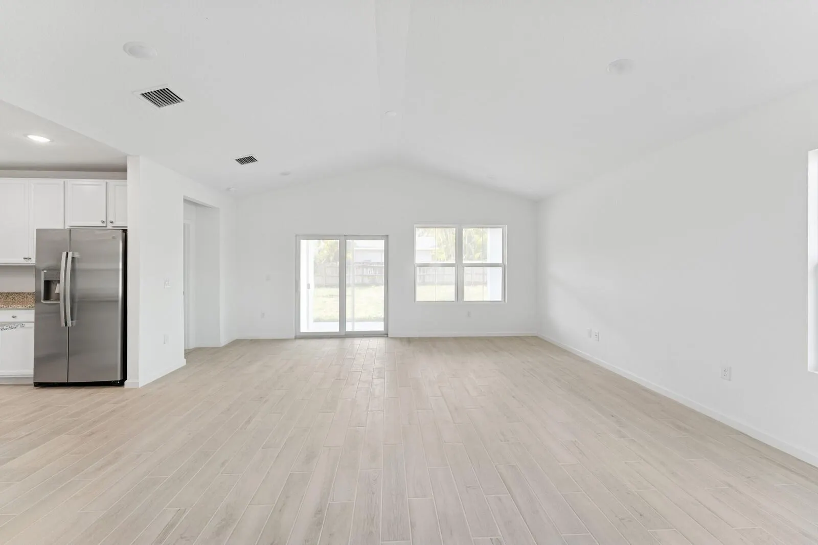885 SW Tulip Boulevard, #40
