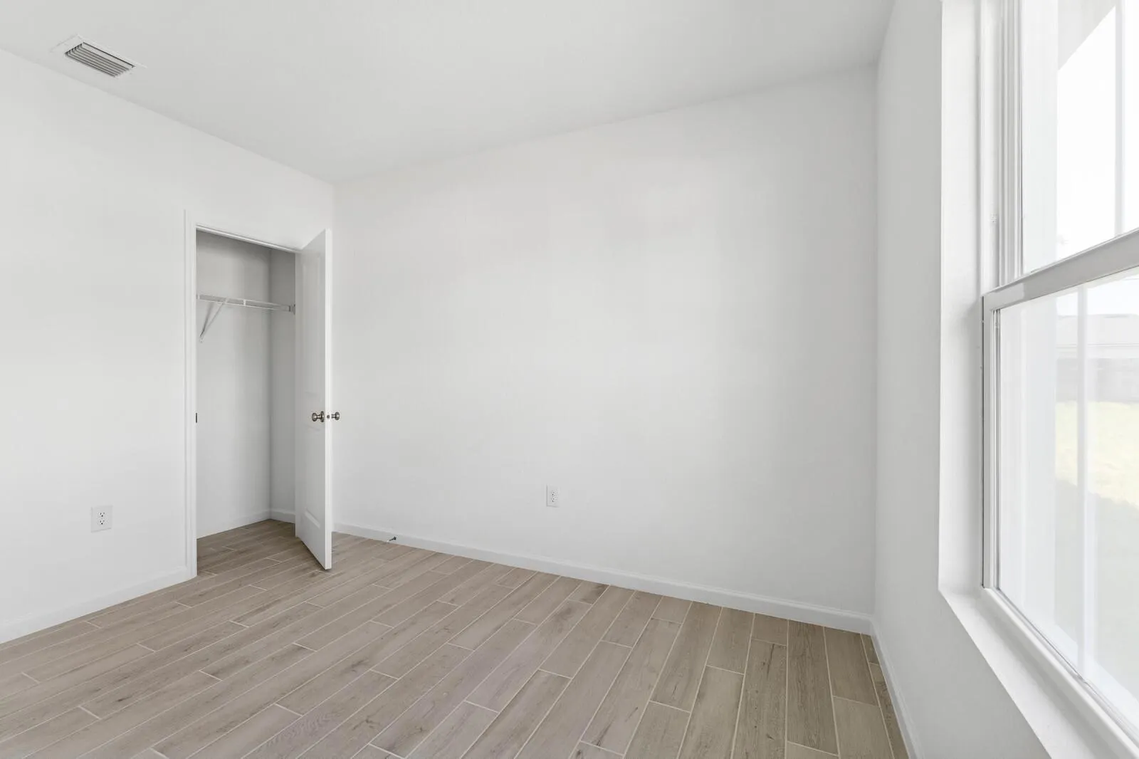 885 SW Tulip Boulevard, #40
