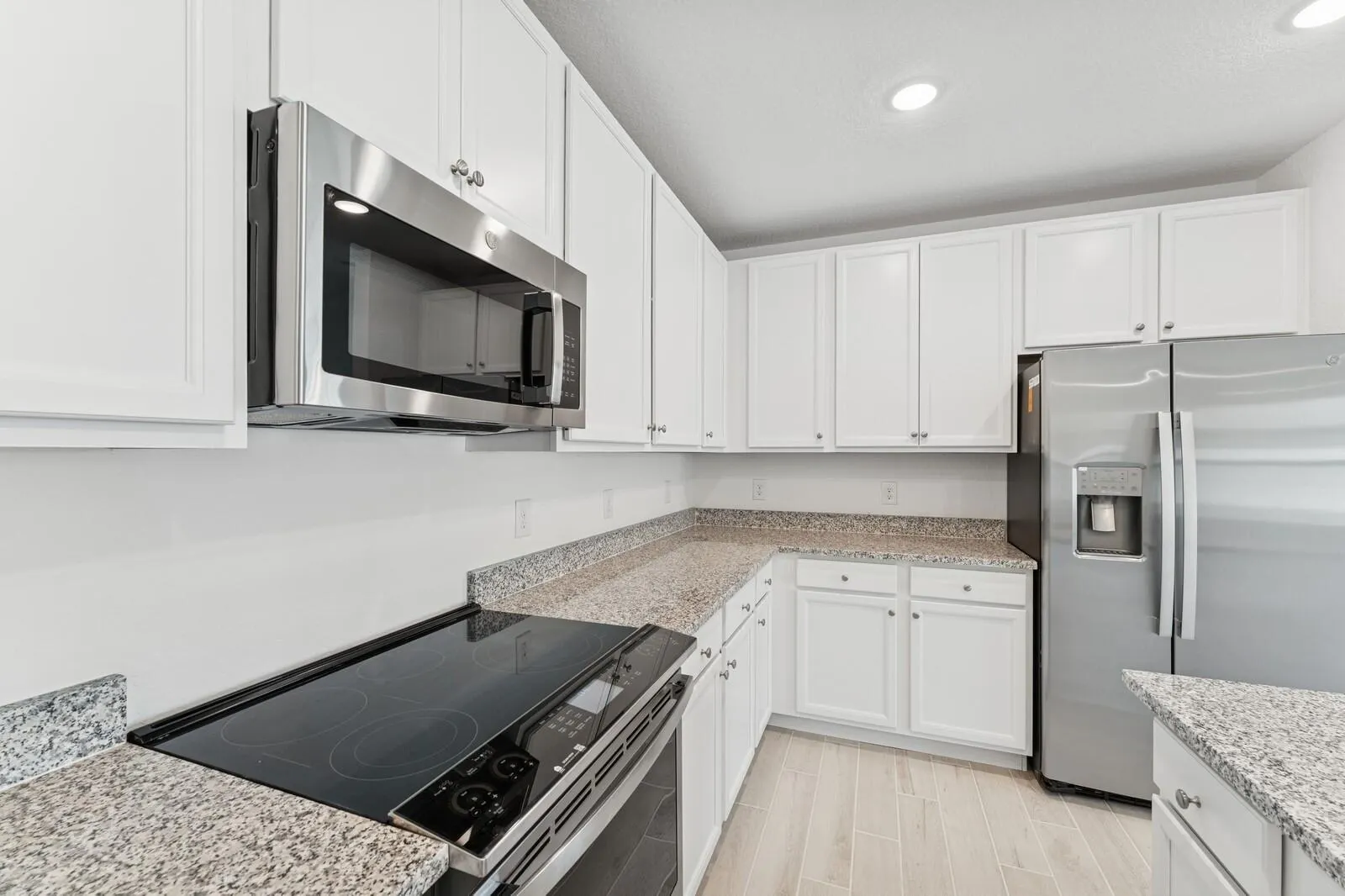 885 SW Tulip Boulevard, #40