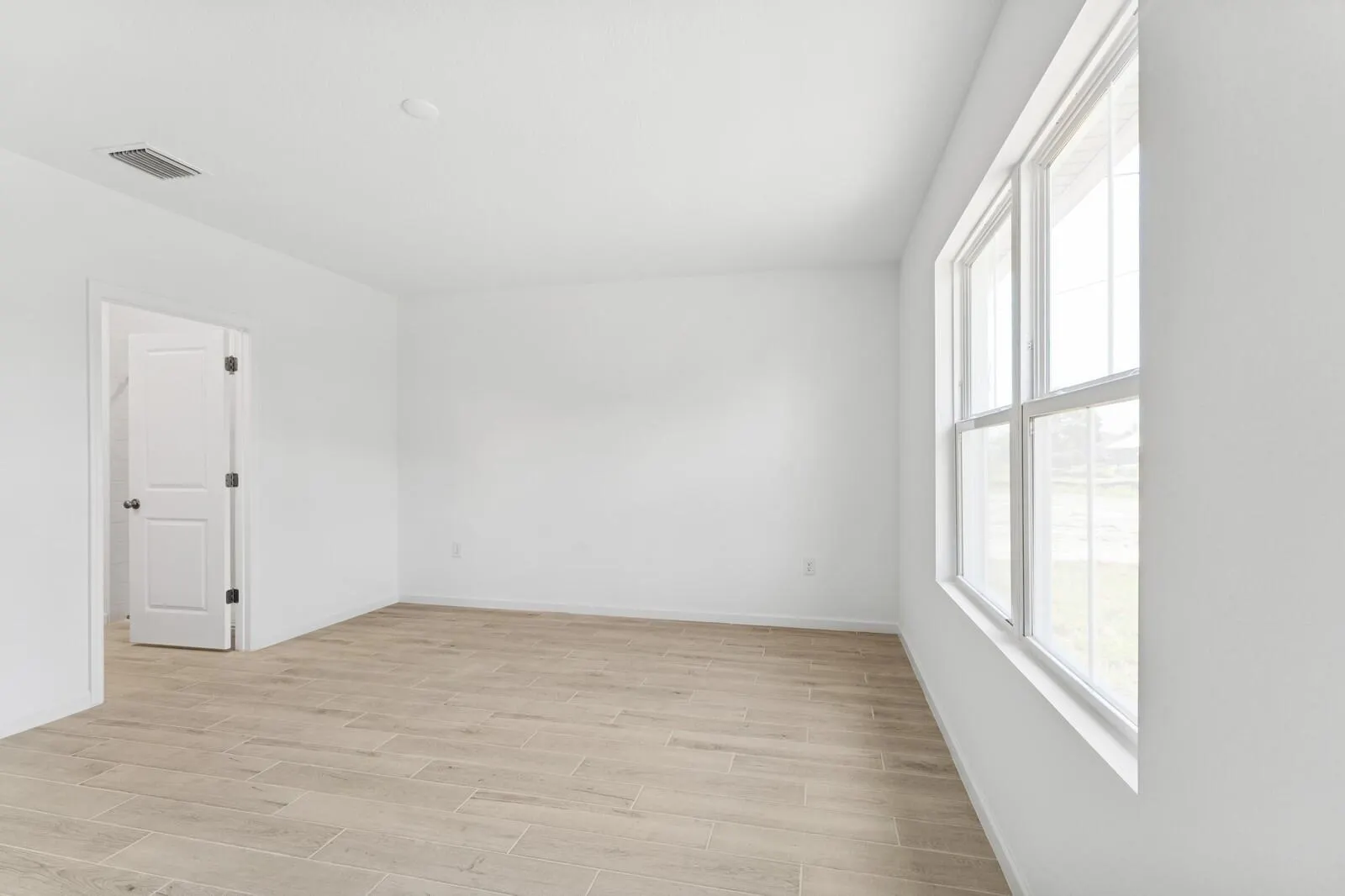 885 SW Tulip Boulevard, #40