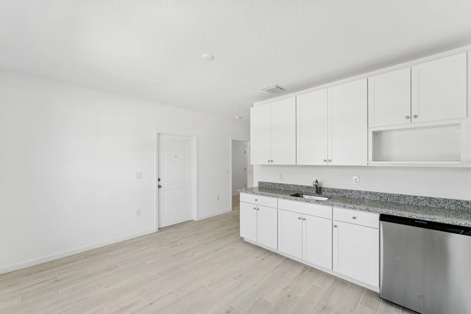 885 SW Tulip Boulevard, #40