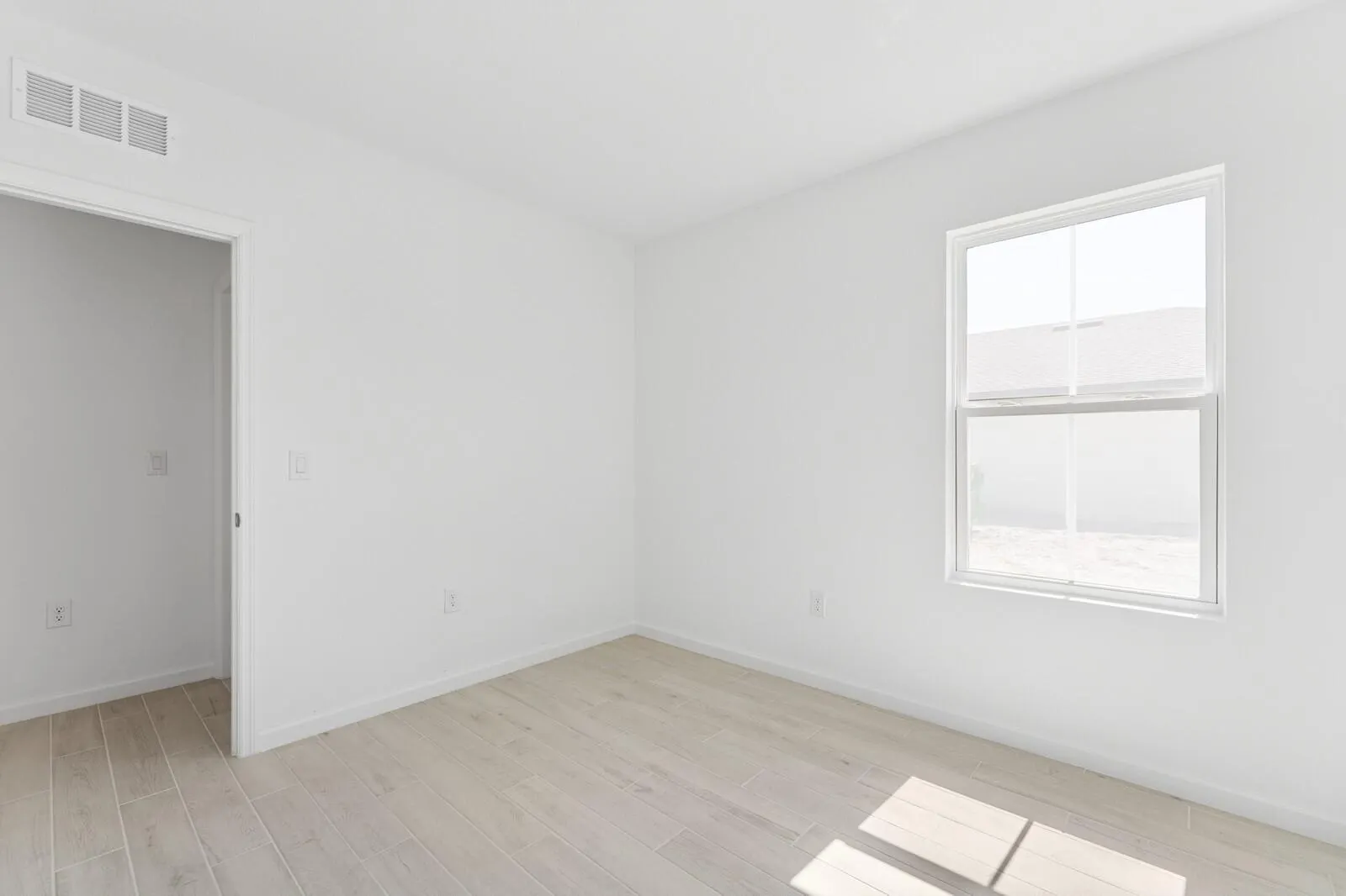 885 SW Tulip Boulevard, #40