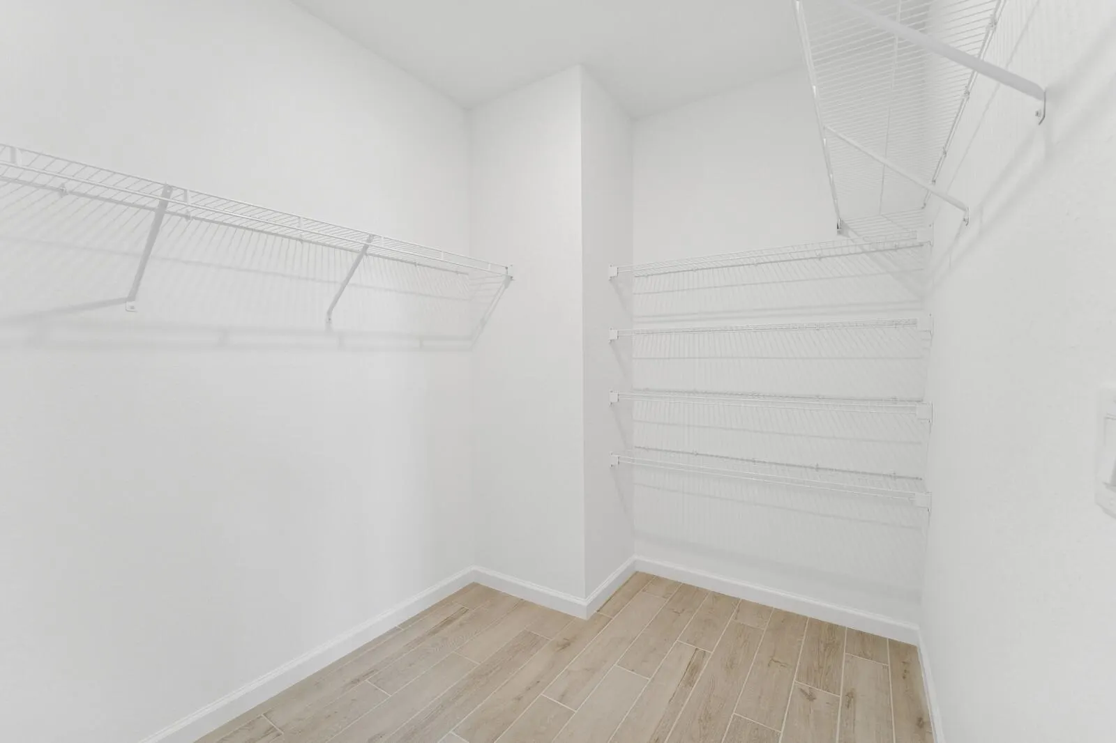 885 SW Tulip Boulevard, #40