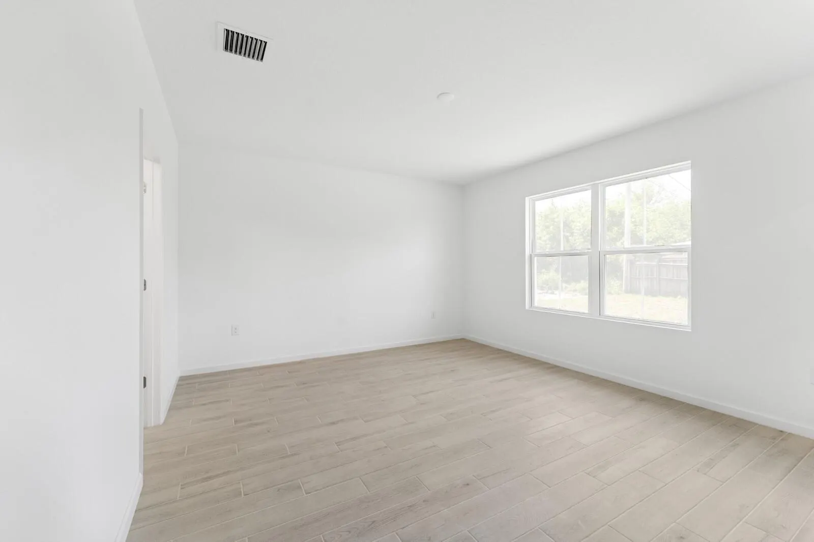 885 SW Tulip Boulevard, #40