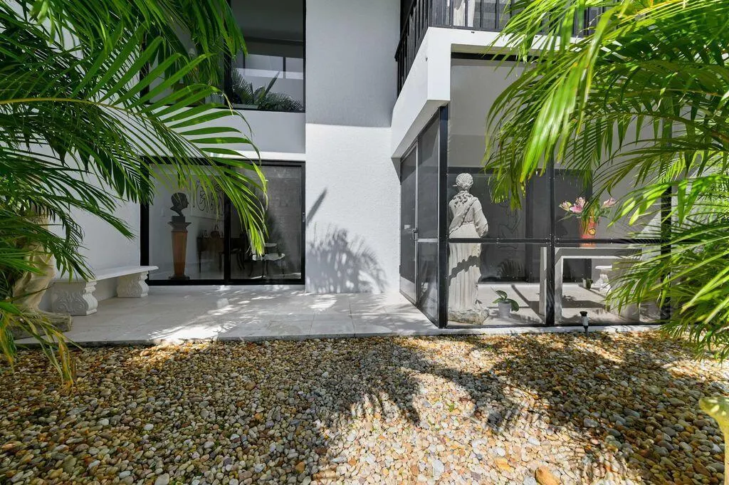 1924 Presidential Way, #2-C