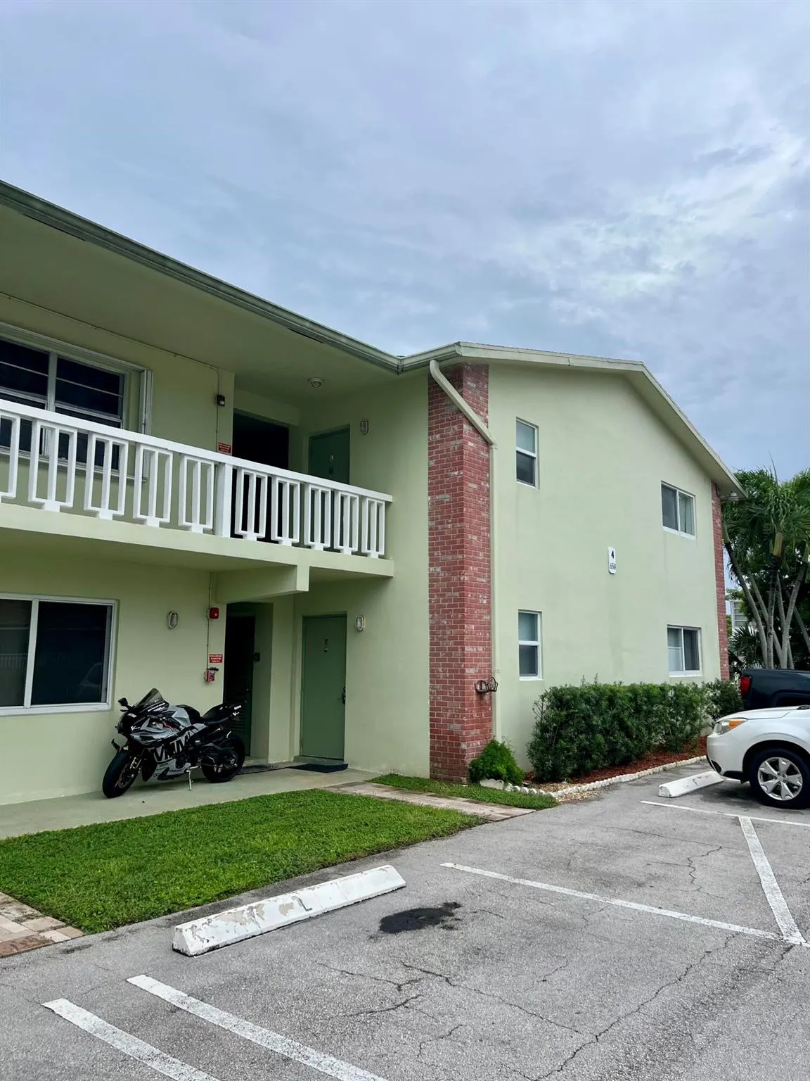 658 NE 6th Court, #L