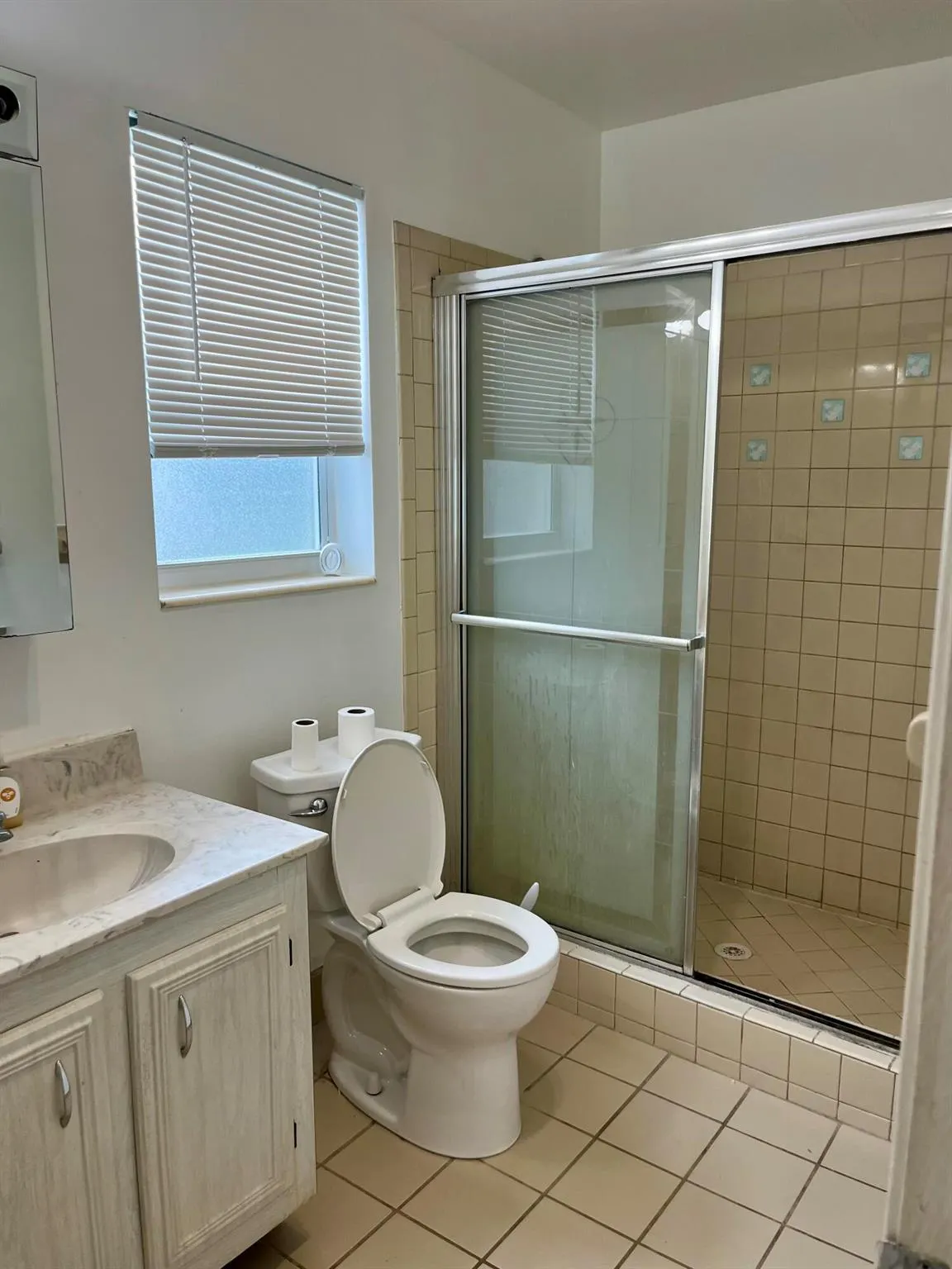 658 NE 6th Court, #L