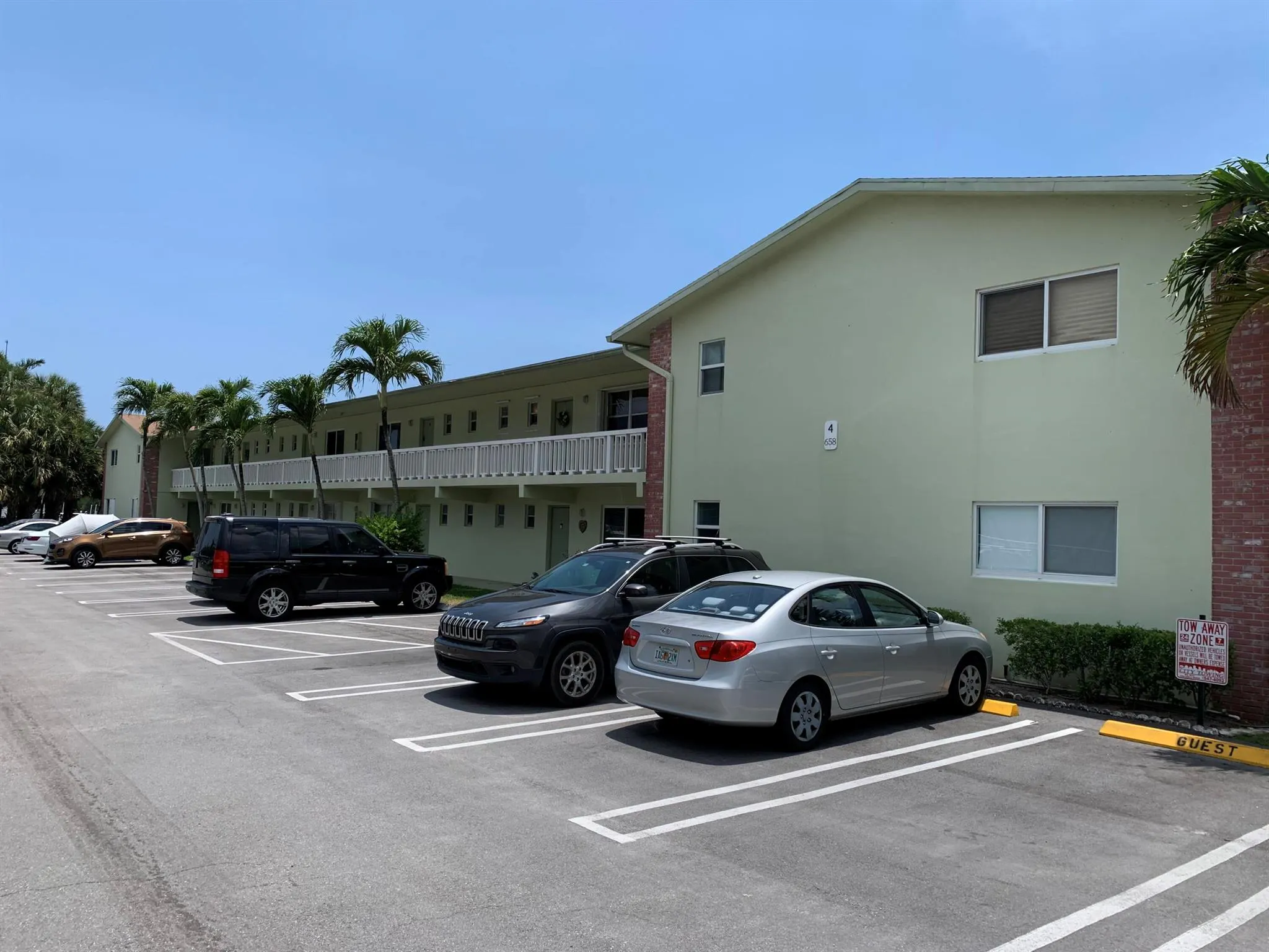 658 NE 6th Court, #L