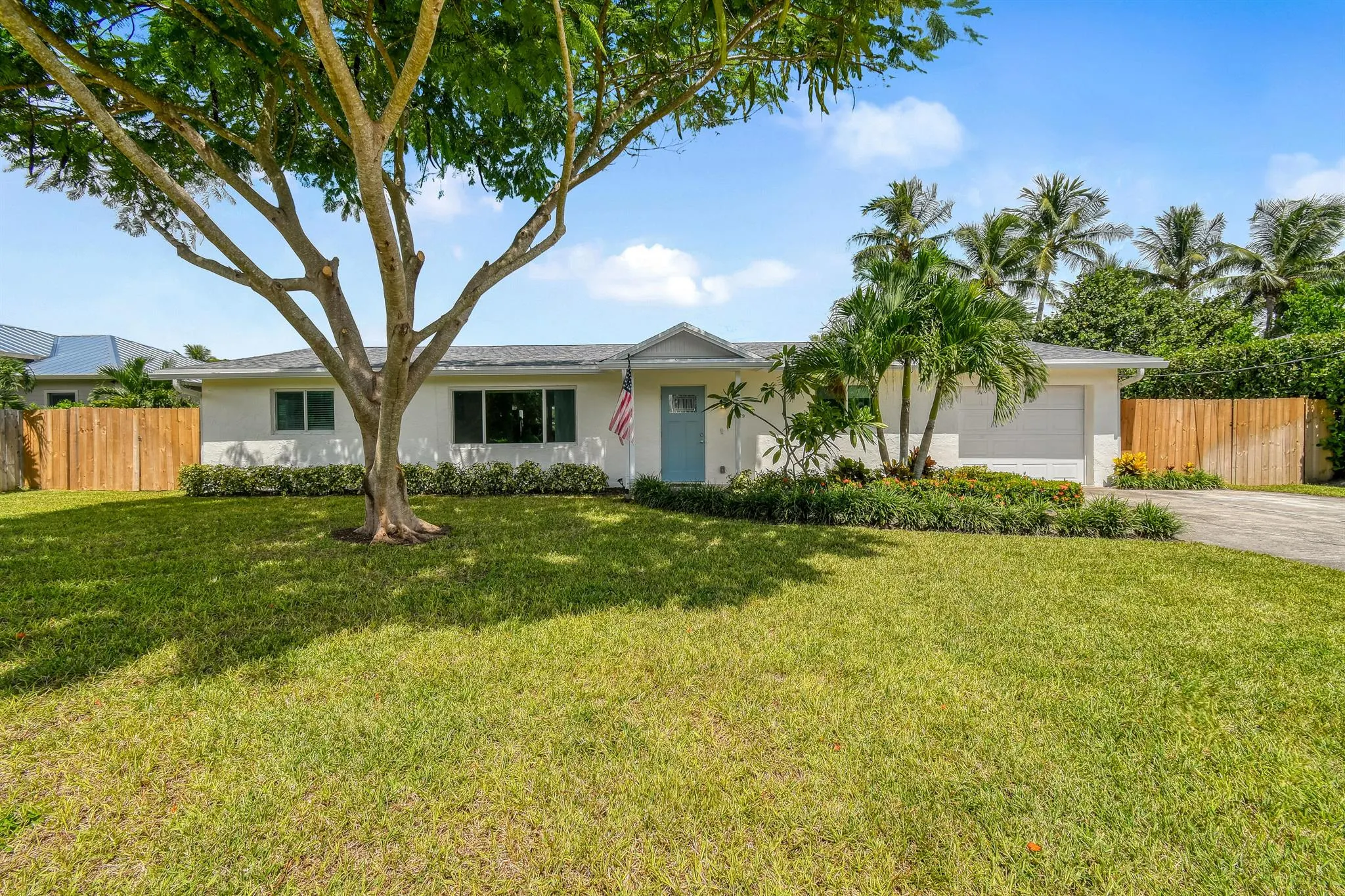 4879 SE Horseshoe Point Road
