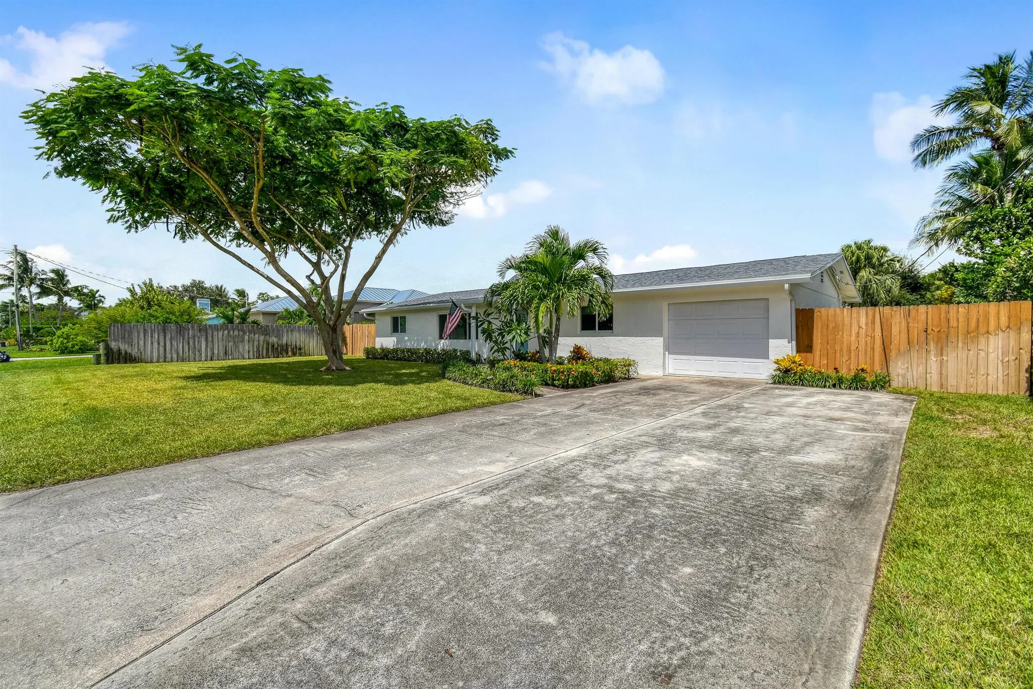 4879 SE Horseshoe Point Road