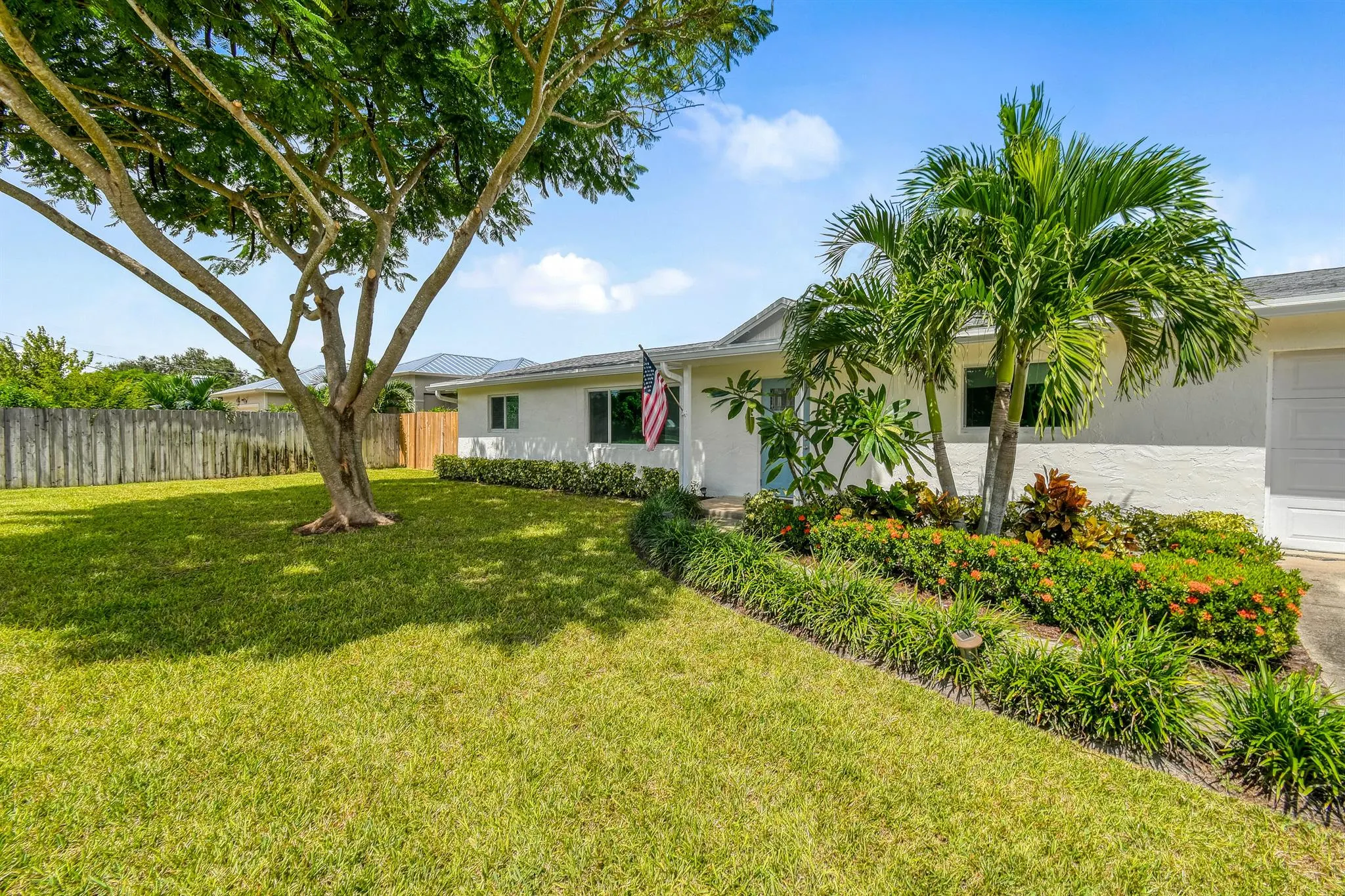 4879 SE Horseshoe Point Road