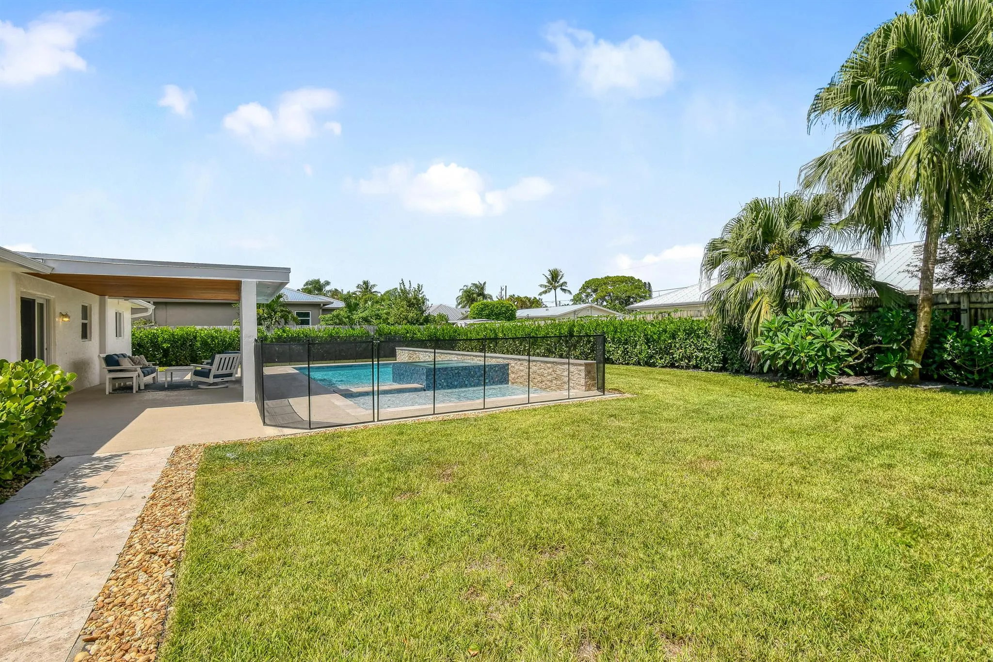 4879 SE Horseshoe Point Road