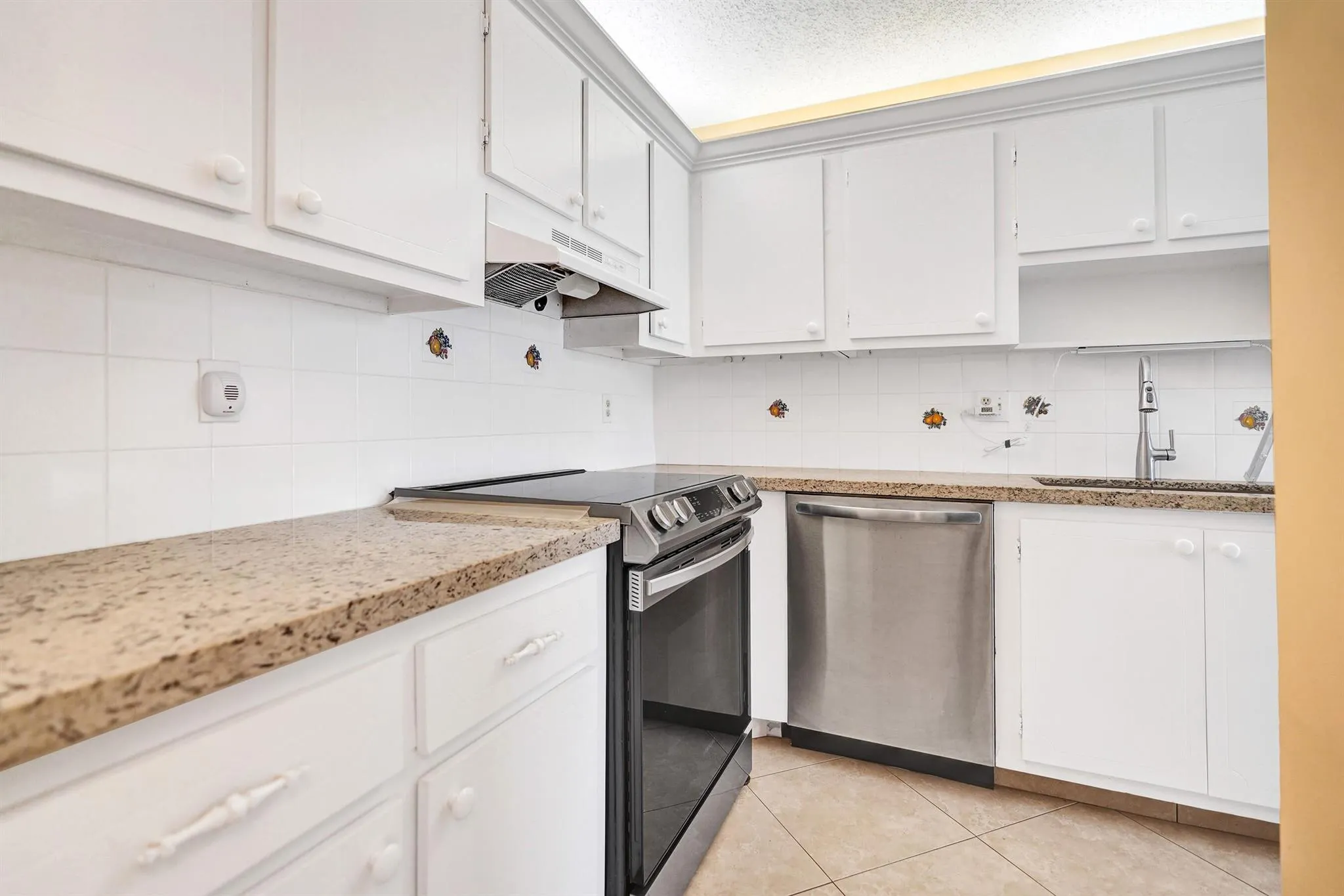 1051 Orange Terrace, #101