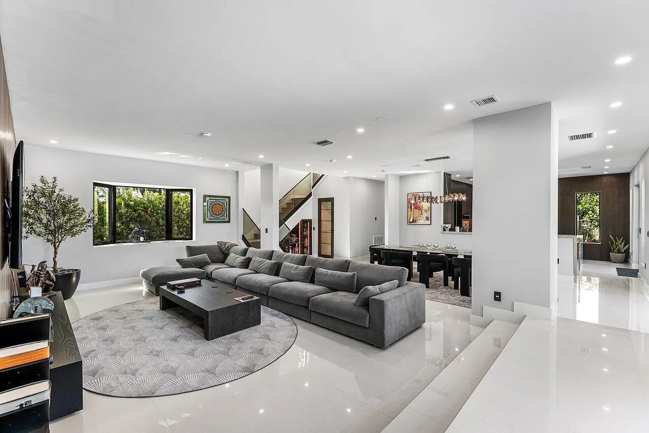 8387 Sawpine Road