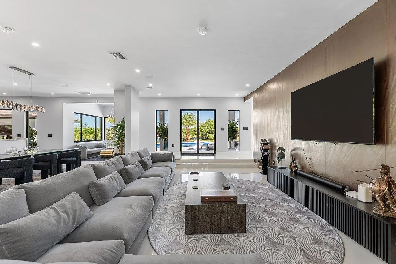 8387 Sawpine Road