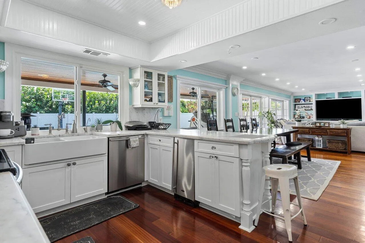 900 SW 16th Street