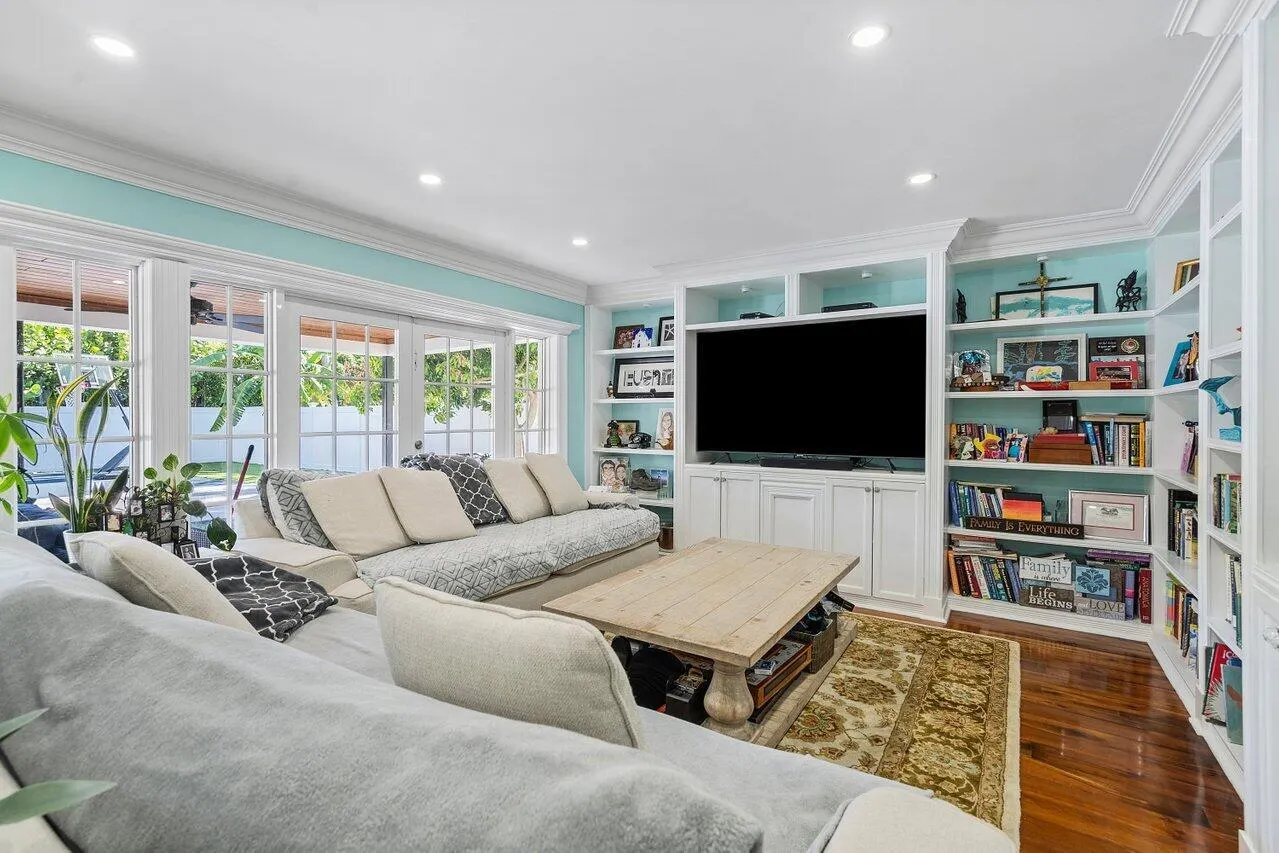 900 SW 16th Street