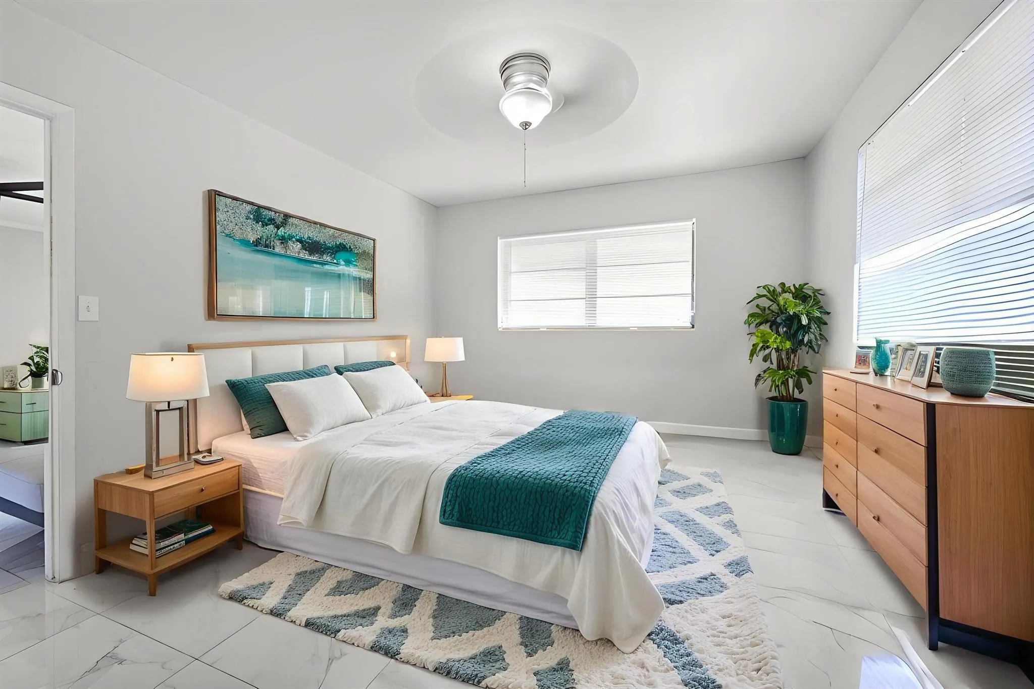 310 W 16th Way