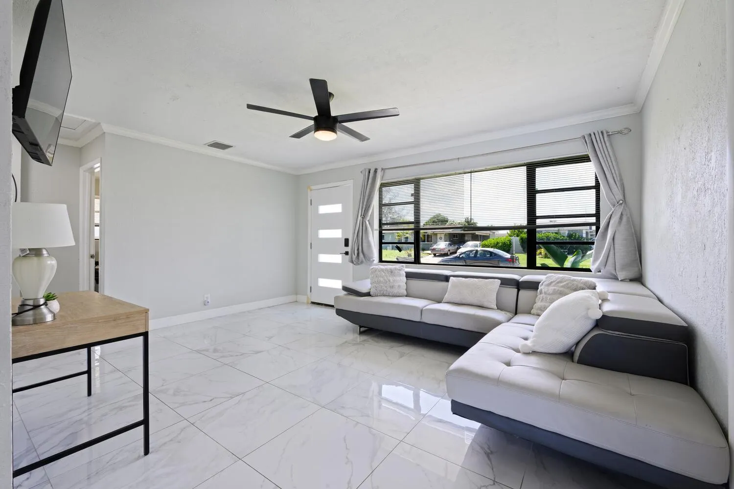 310 W 16th Way