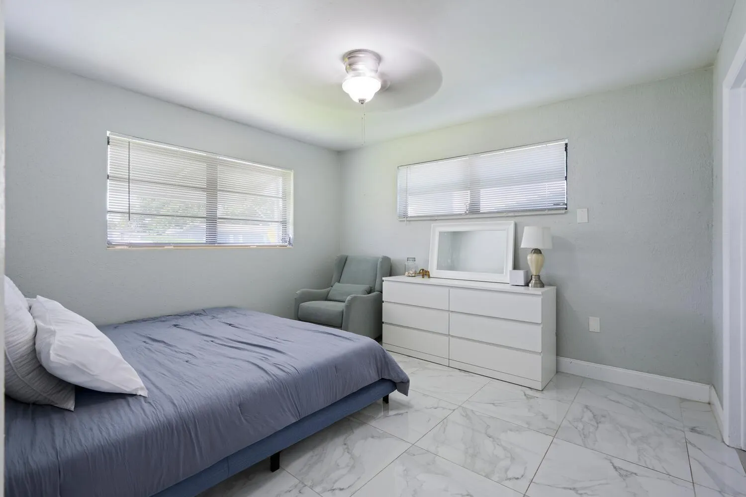 310 W 16th Way