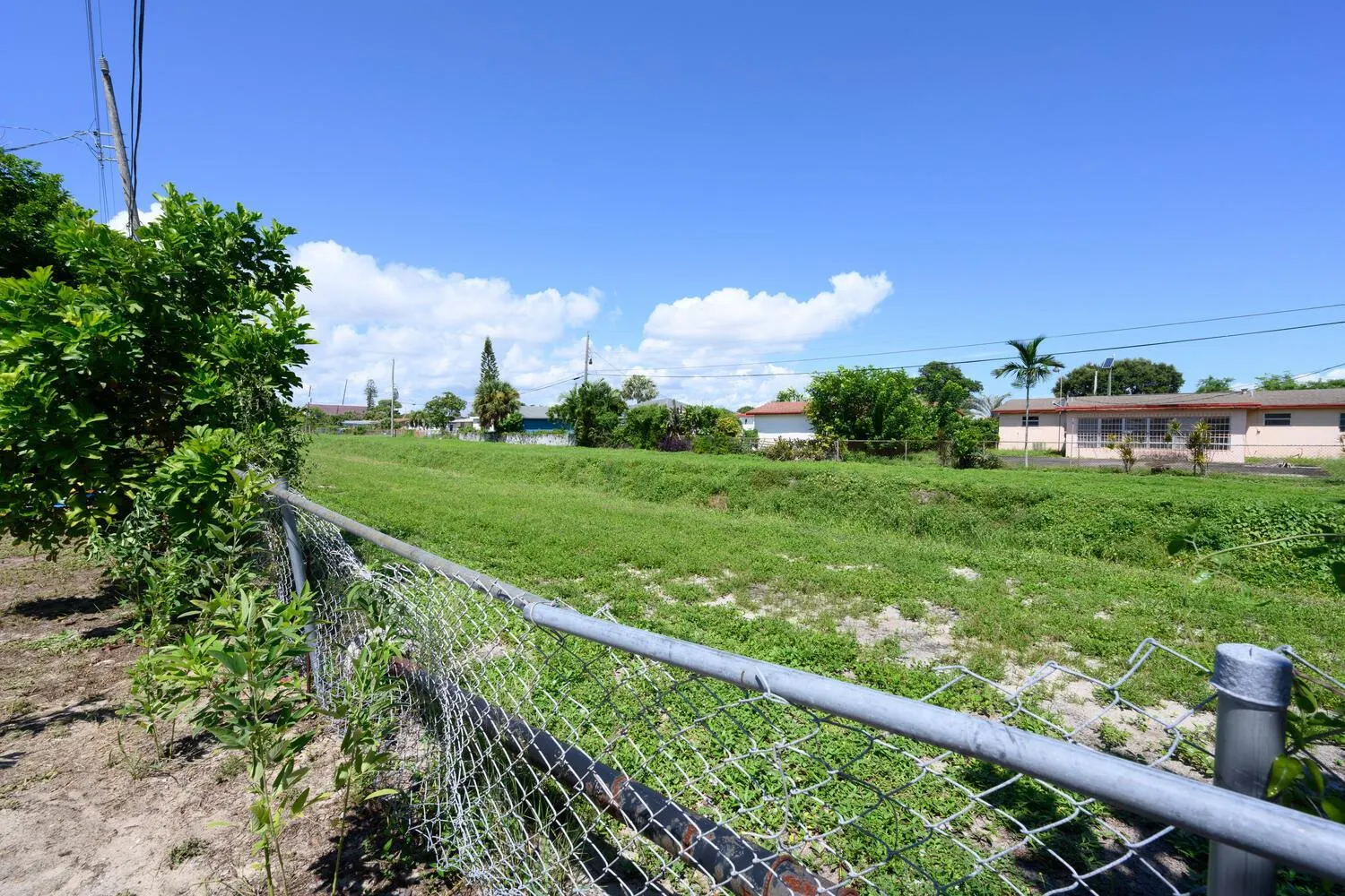 310 W 16th Way