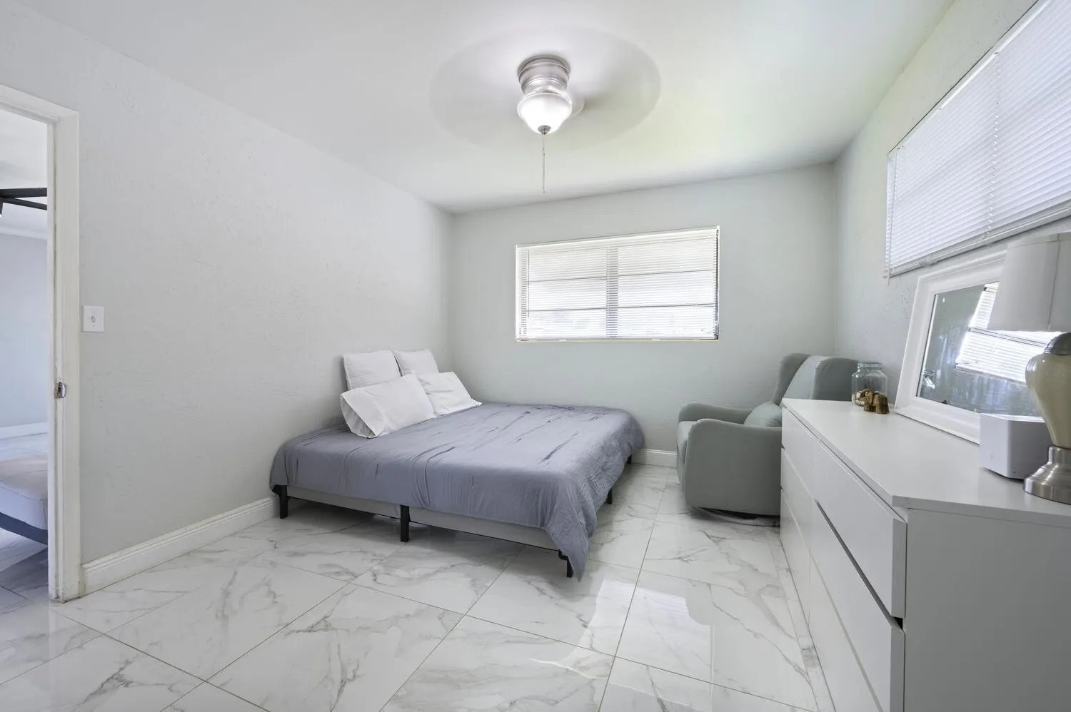 310 W 16th Way