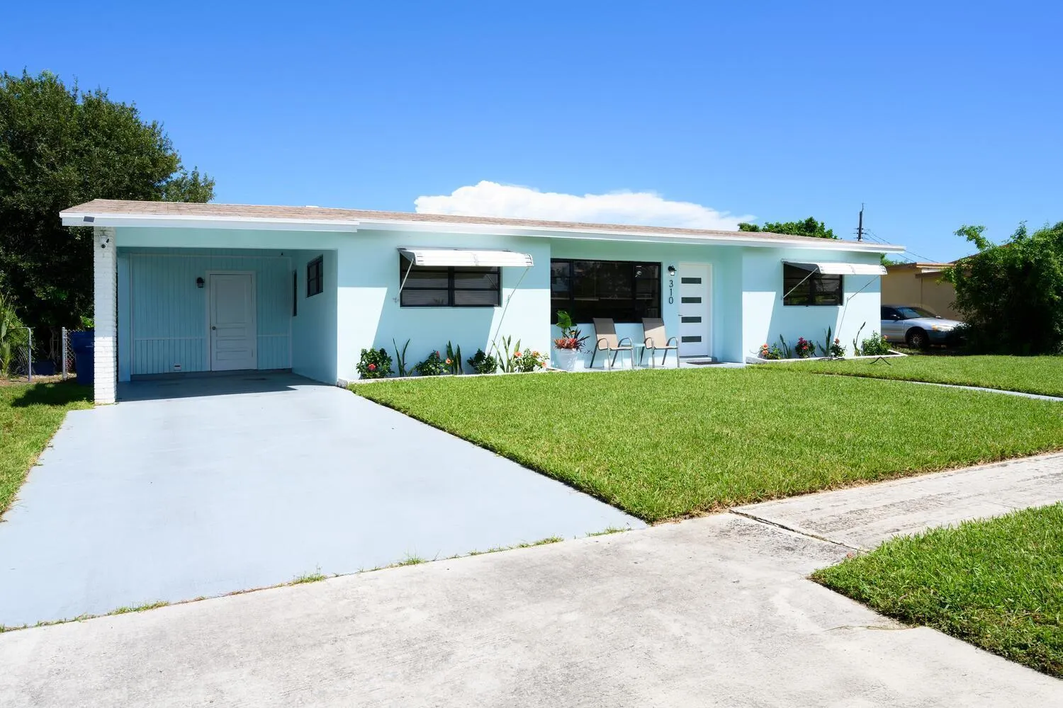 310 W 16th Way