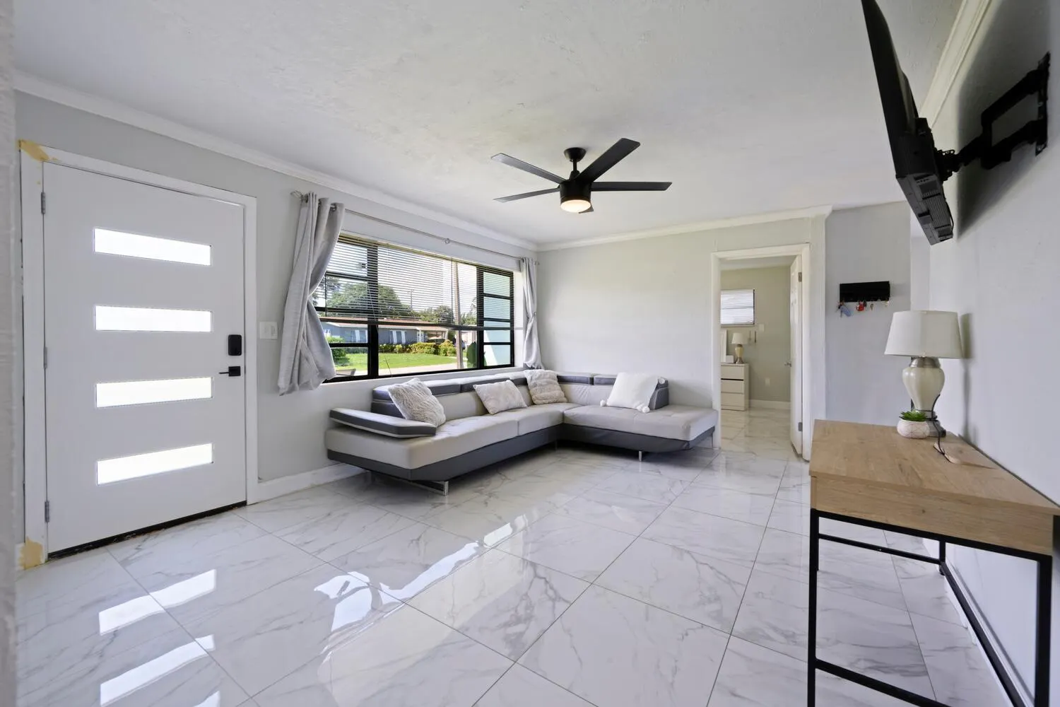 310 W 16th Way