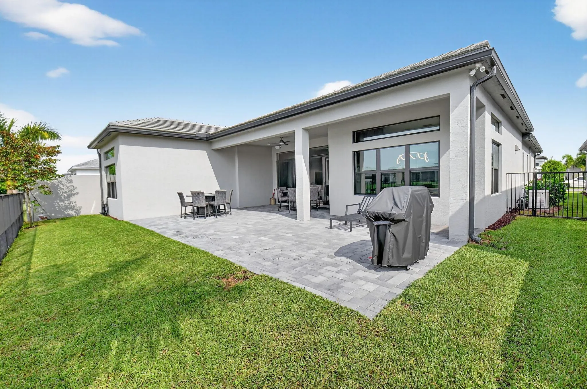 9858 Lilac Fld Way