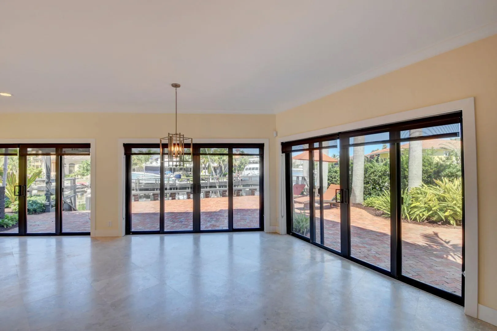 1121 Bel Air Drive, #4