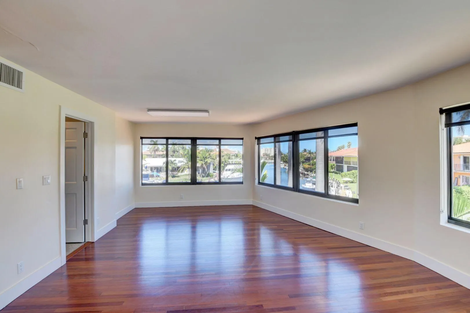 1121 Bel Air Drive, #4