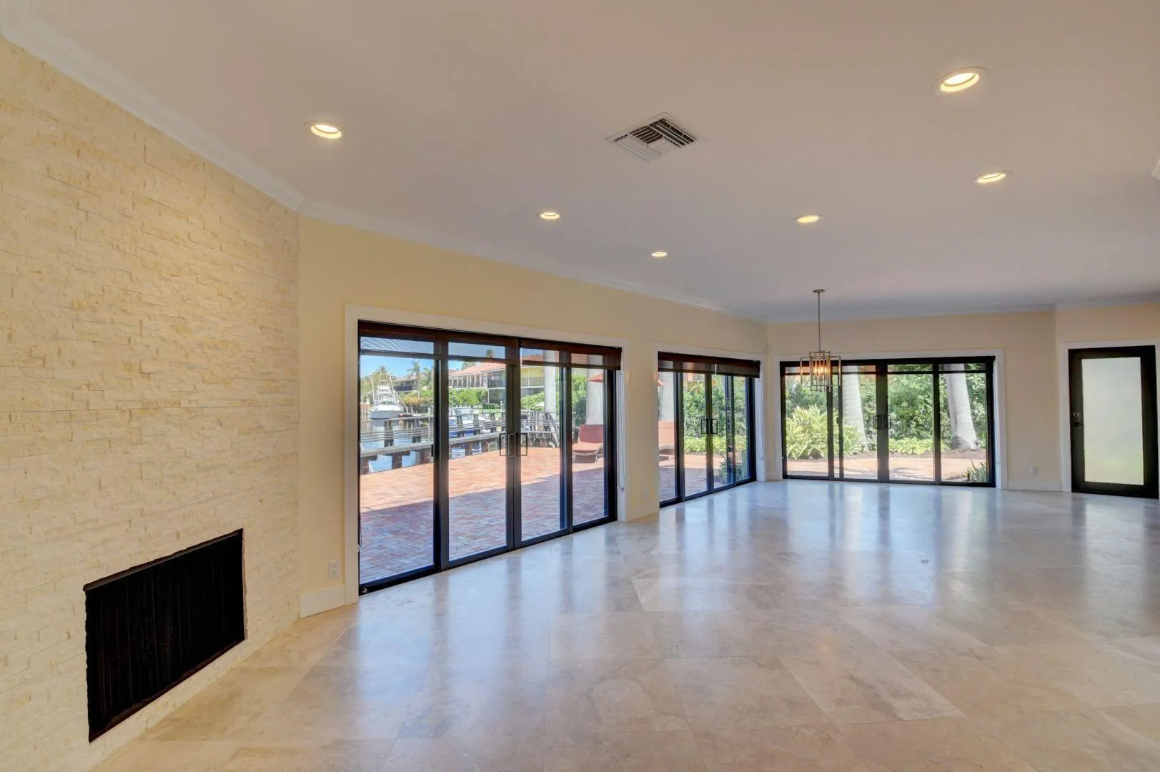 1121 Bel Air Drive, #4