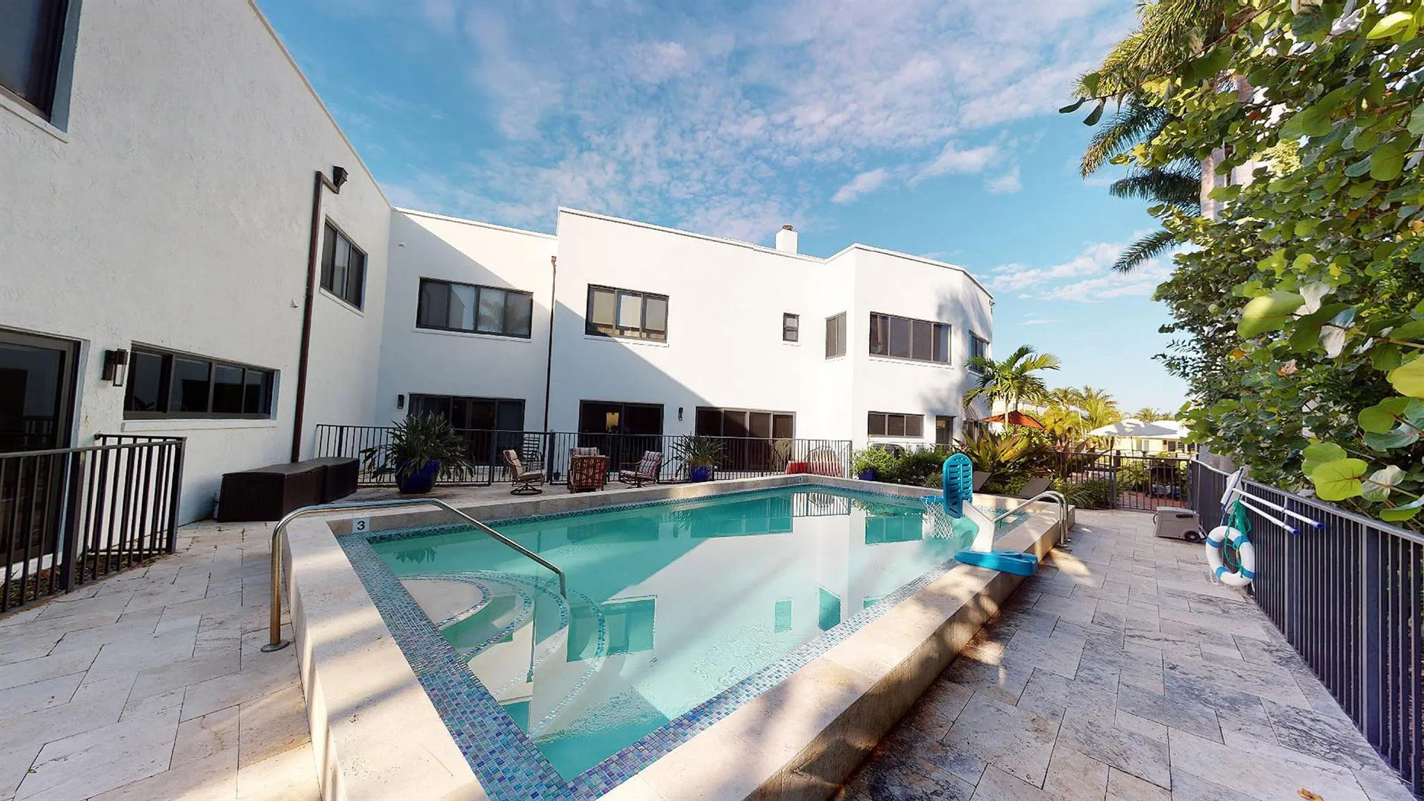 1121 Bel Air Drive, #4