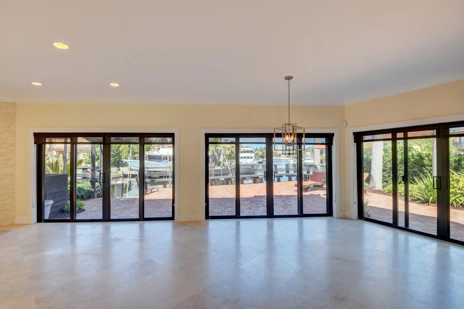 1121 Bel Air Drive, #4