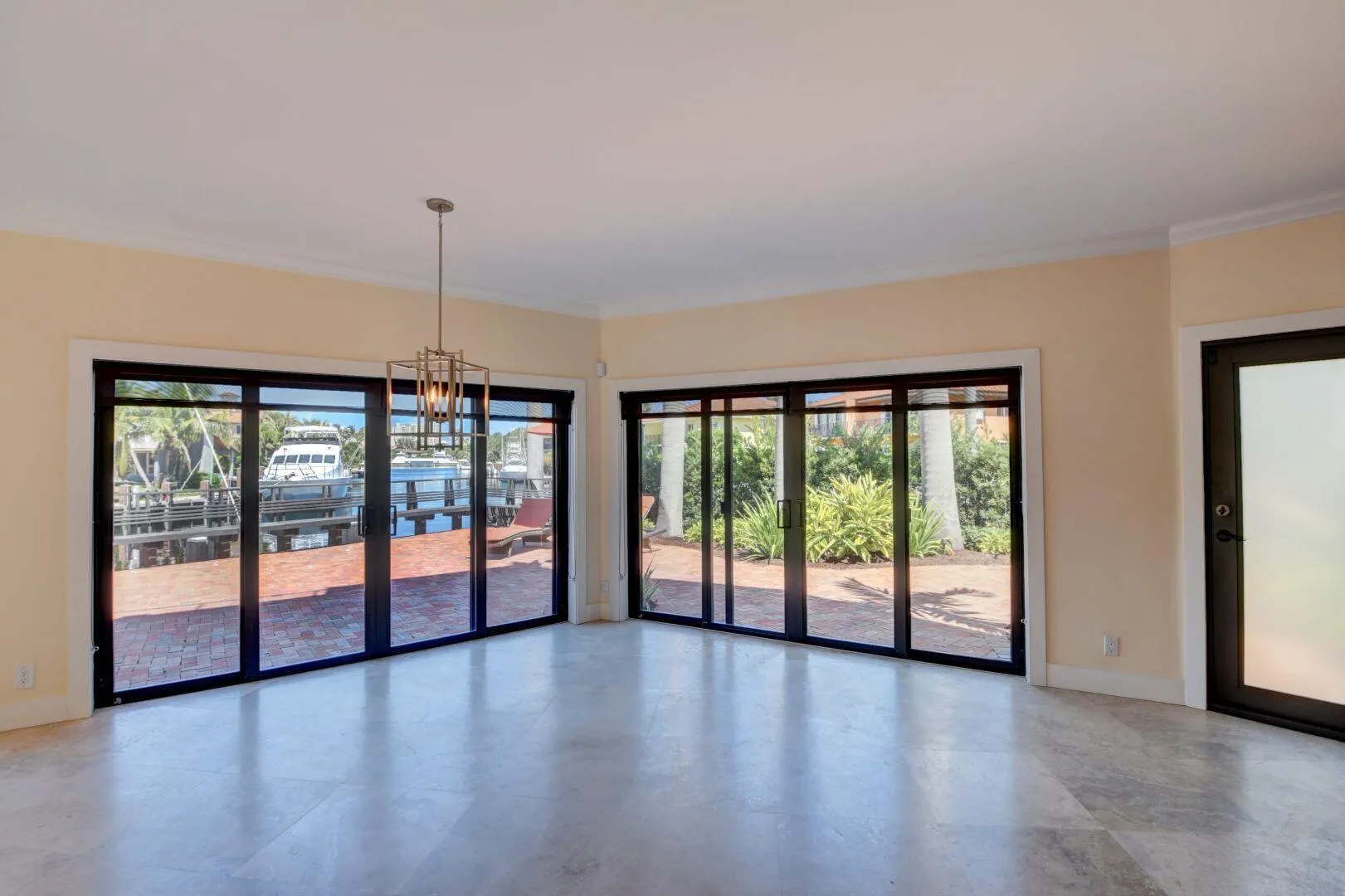 1121 Bel Air Drive, #4