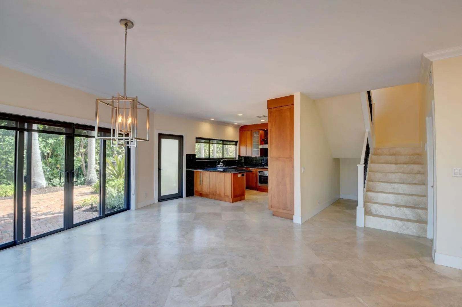 1121 Bel Air Drive, #4