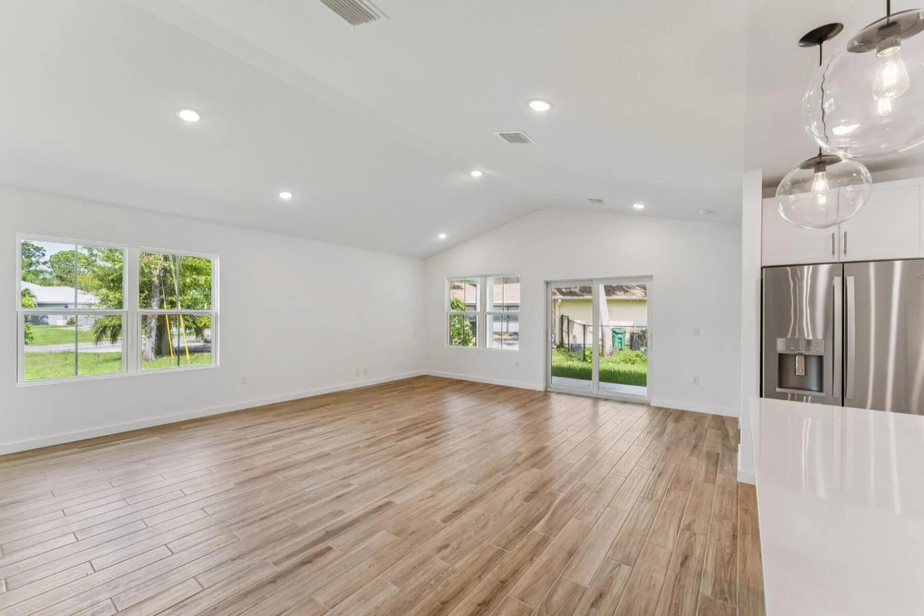 879 SW Tulip Boulevard, #41