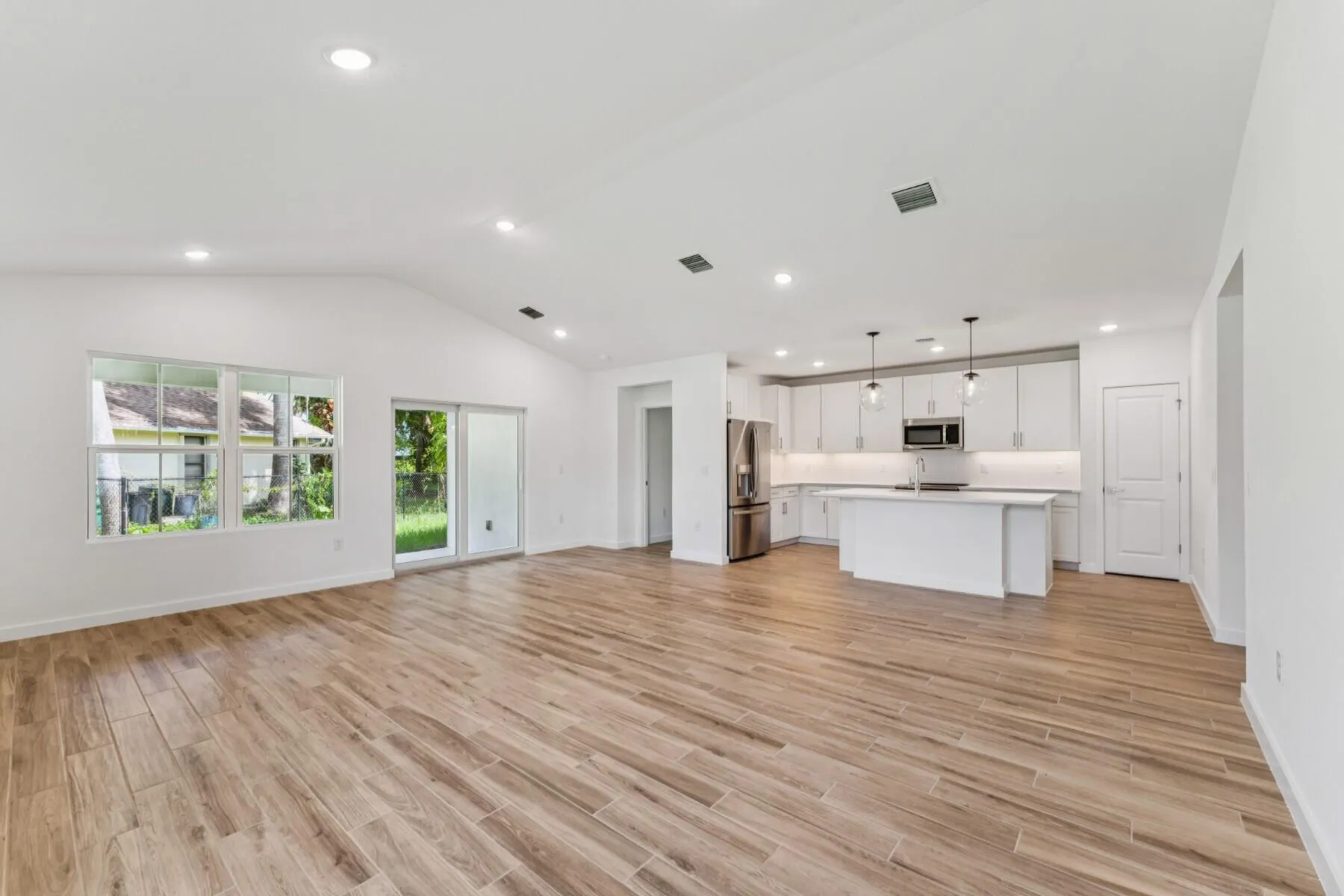 879 SW Tulip Boulevard, #41