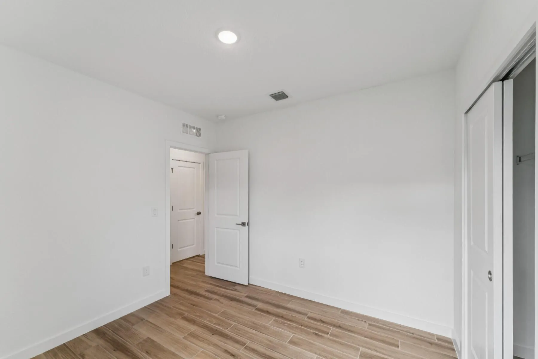 879 SW Tulip Boulevard, #41