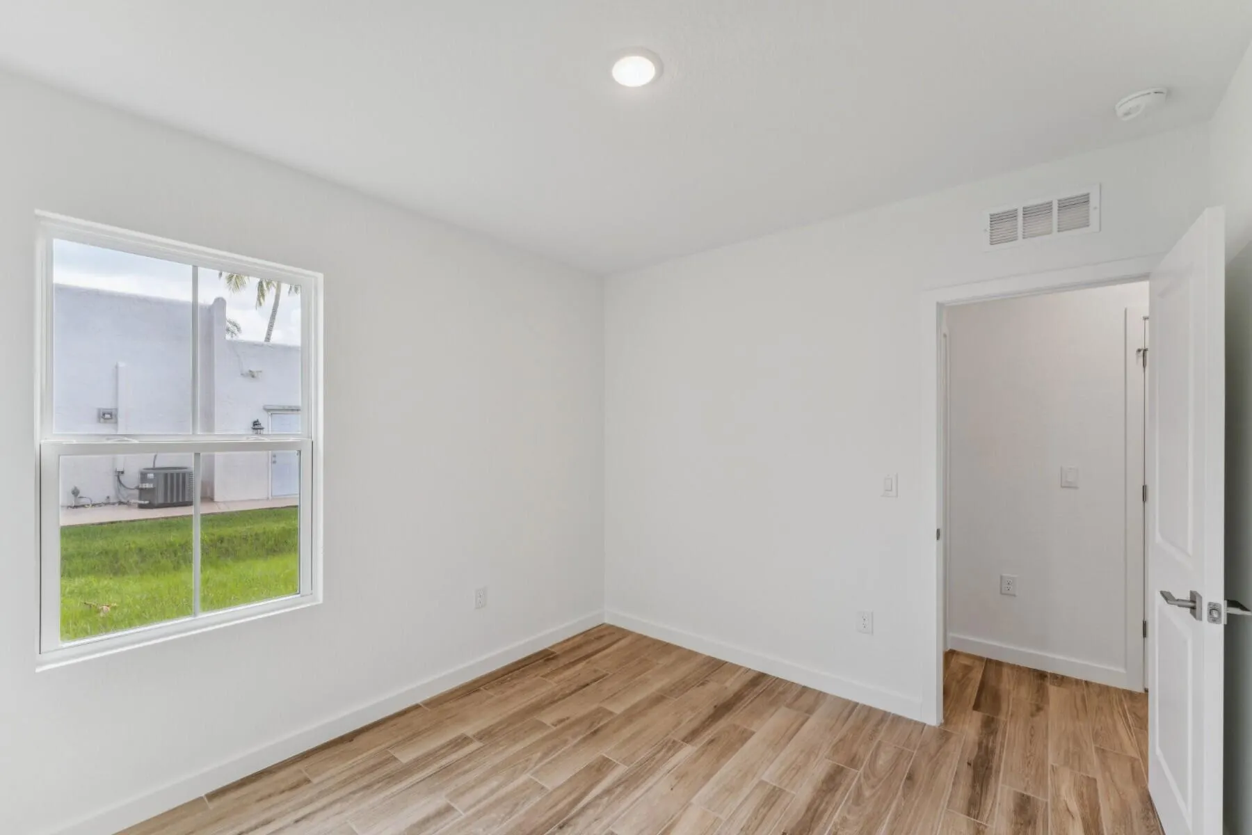 879 SW Tulip Boulevard, #41