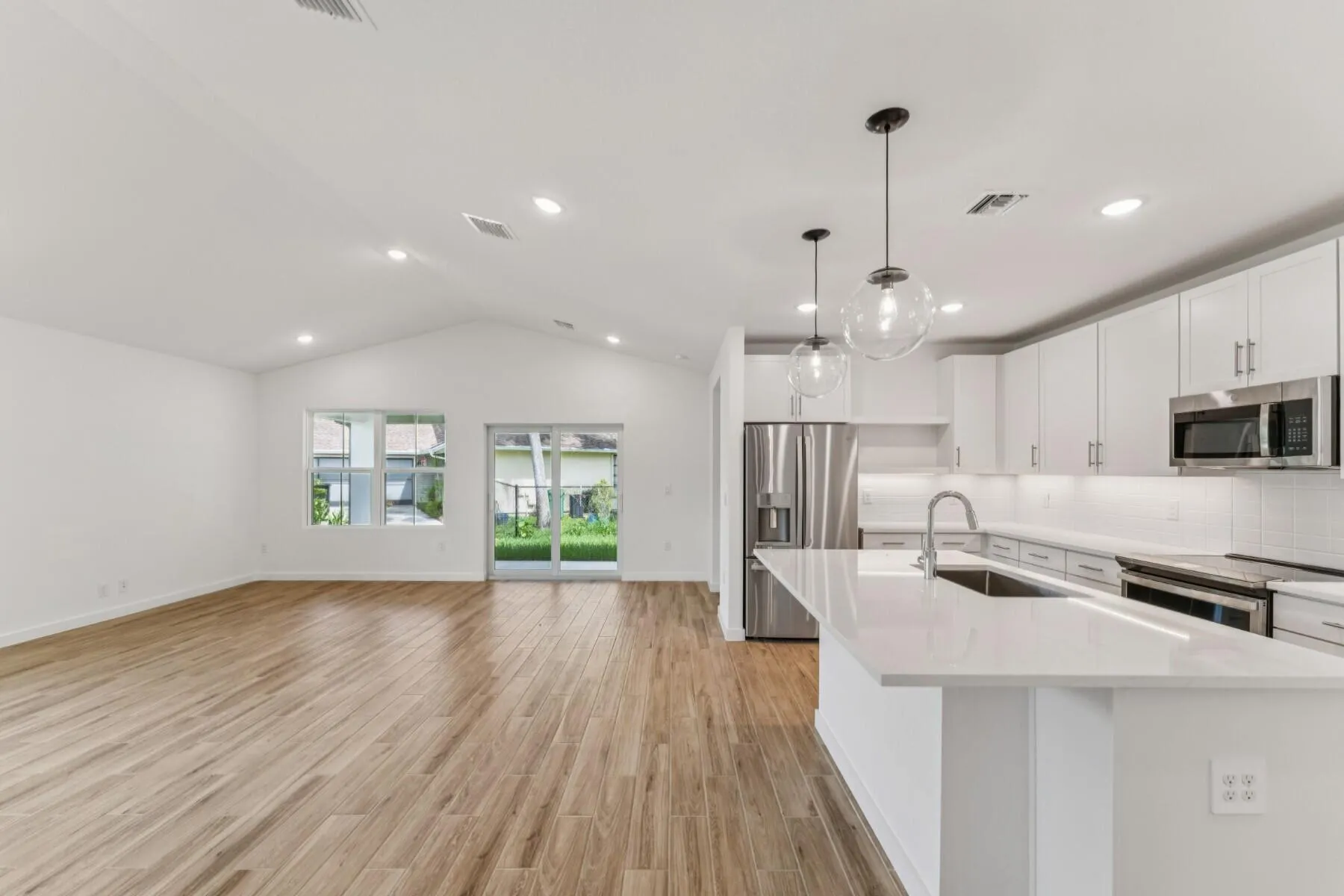 879 SW Tulip Boulevard, #41
