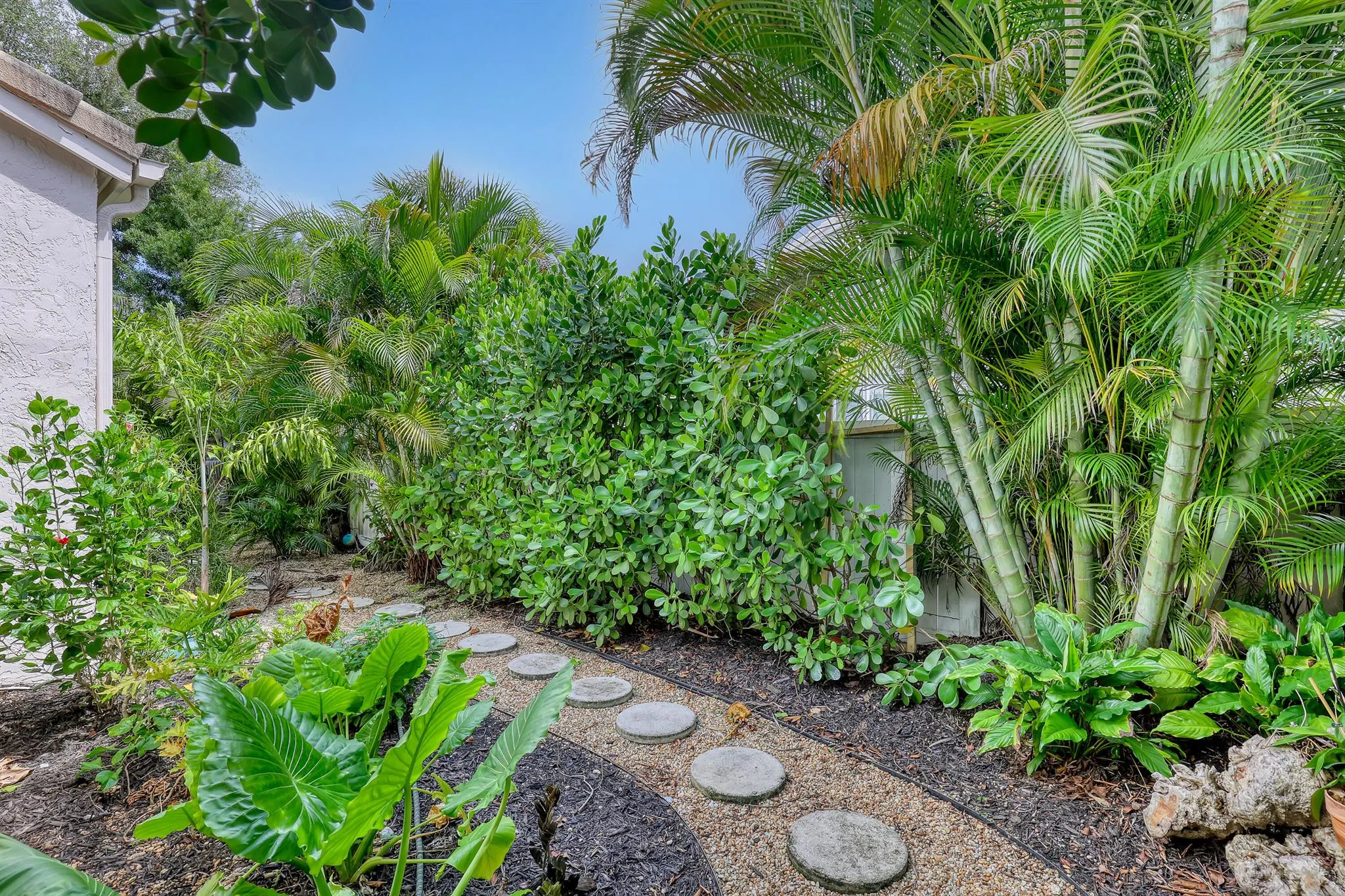 2076 Cezanne Road